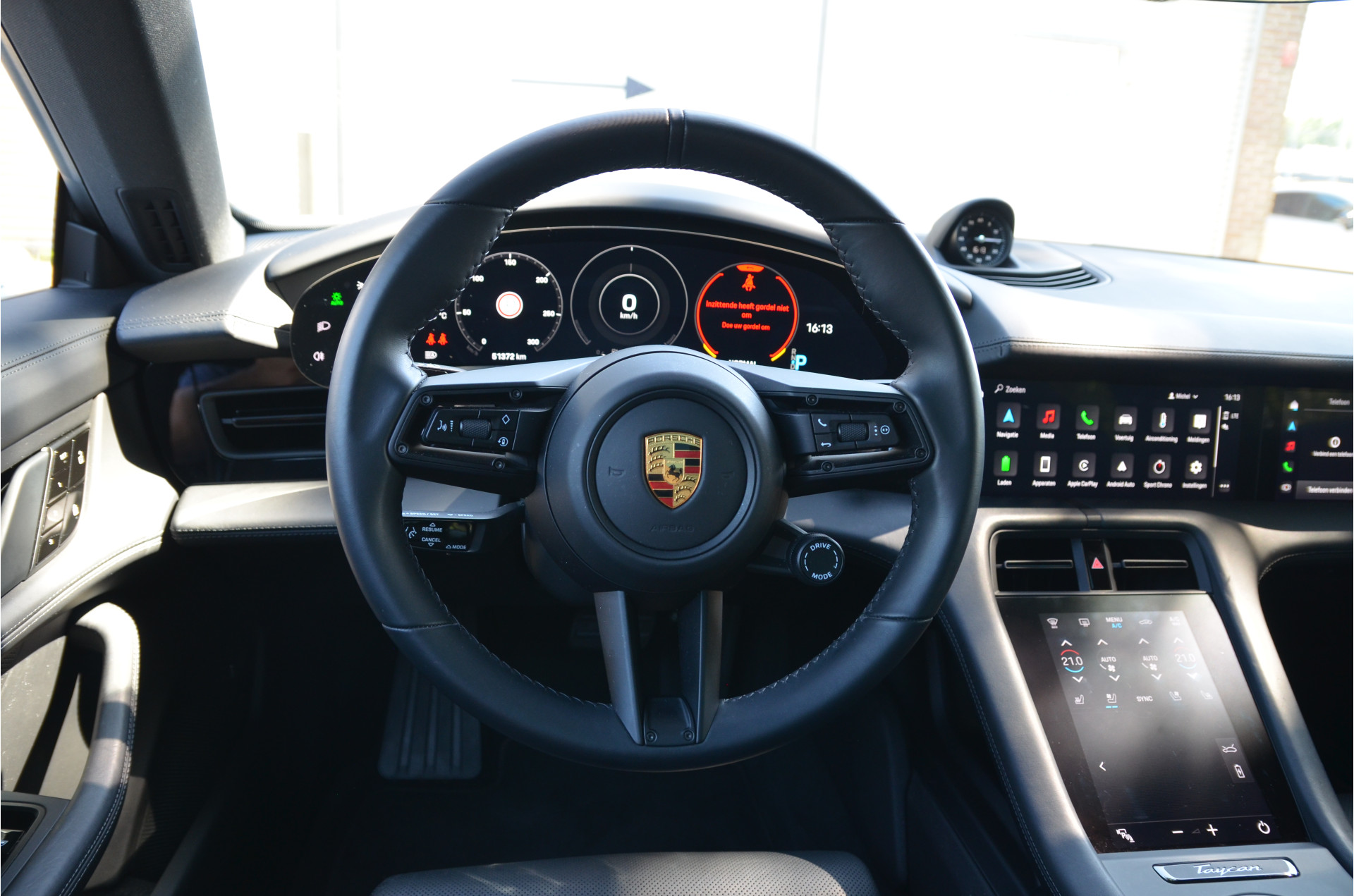 Foto van Porsche Taycan 4s