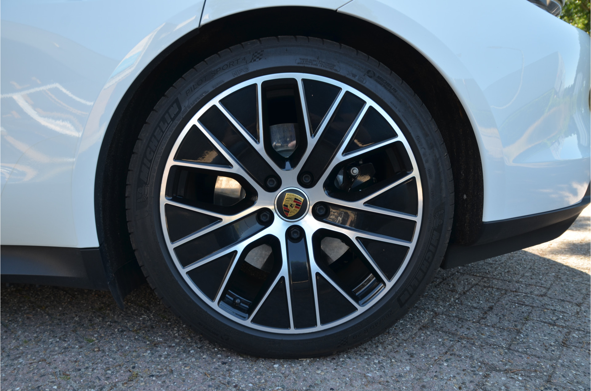 Foto van Porsche Taycan 4s