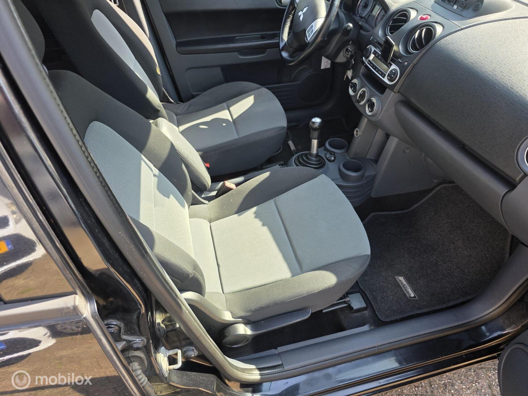 Foto van Mitsubishi Mitsubishi Colt