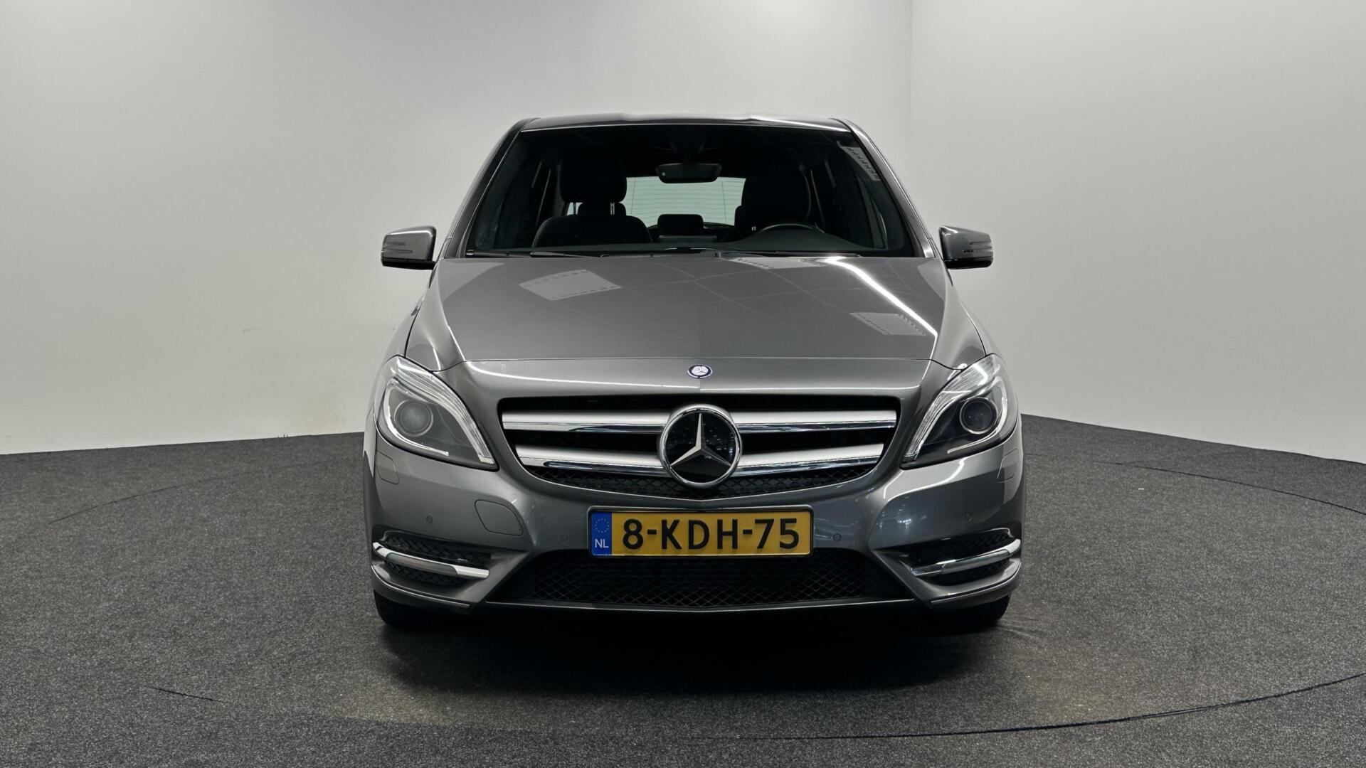 Foto van Mercedes-Benz B 180