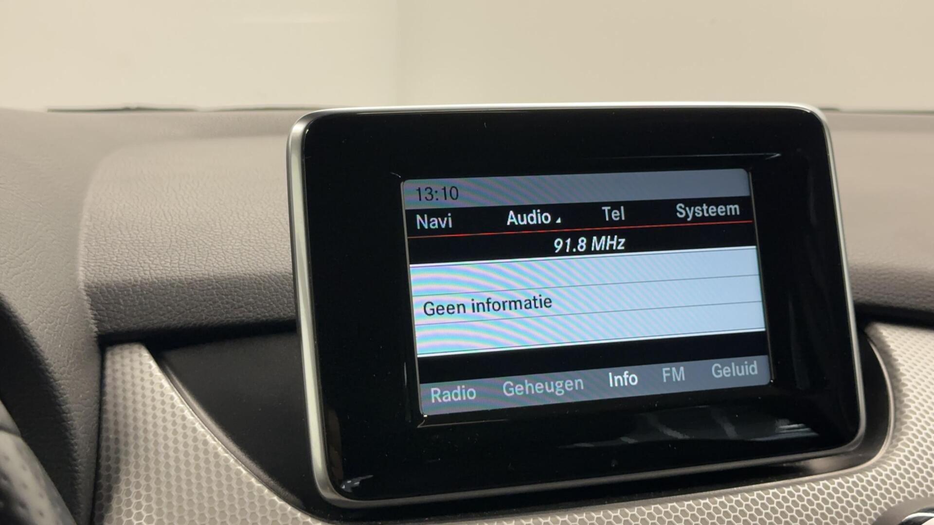 Foto van Mercedes-Benz B 180