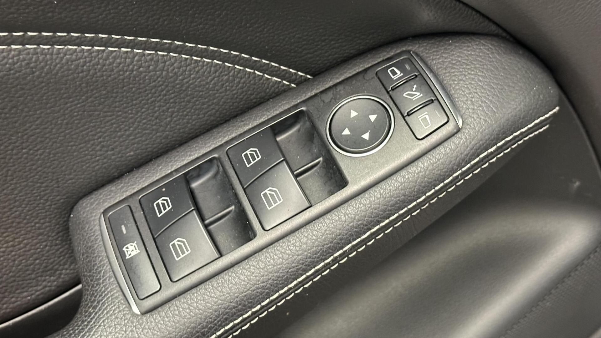 Foto van Mercedes-Benz B 180