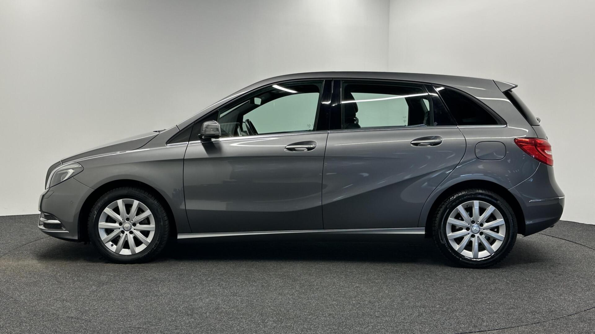 Foto van Mercedes-Benz B 180