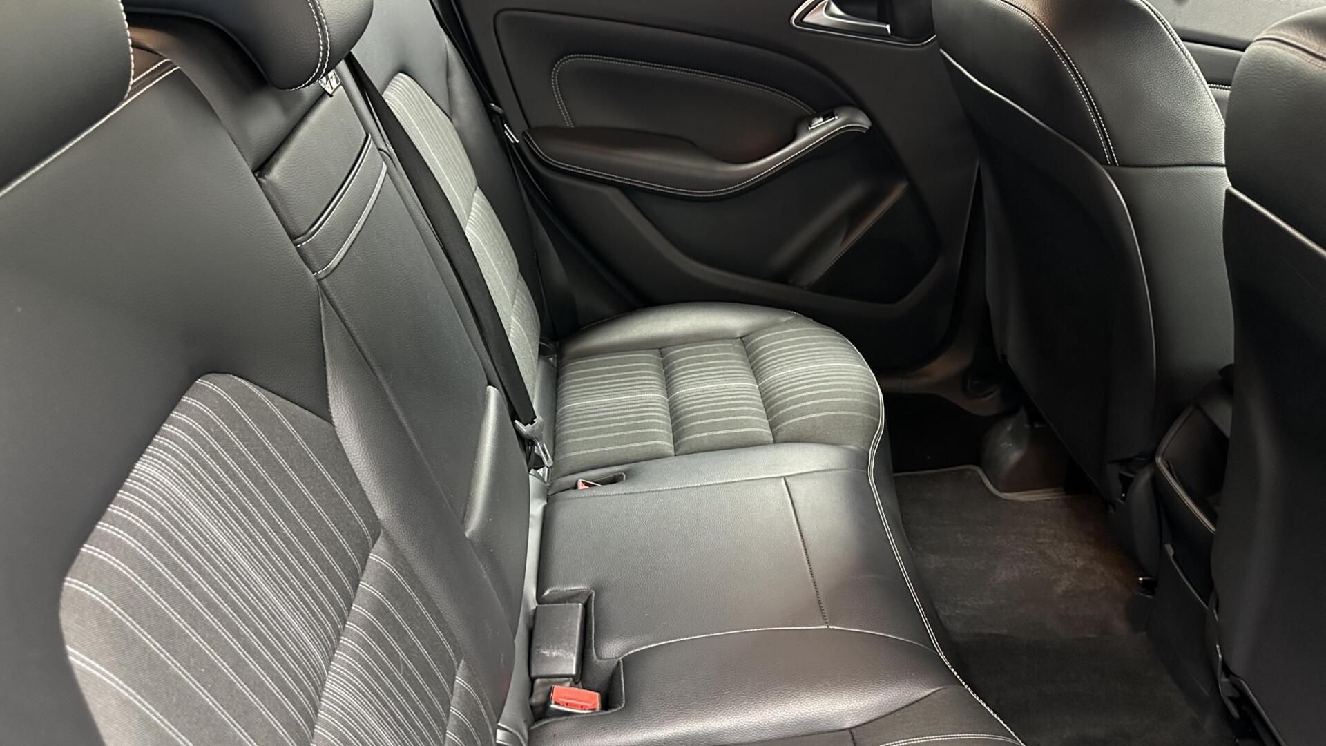 Foto van Mercedes-Benz B 180