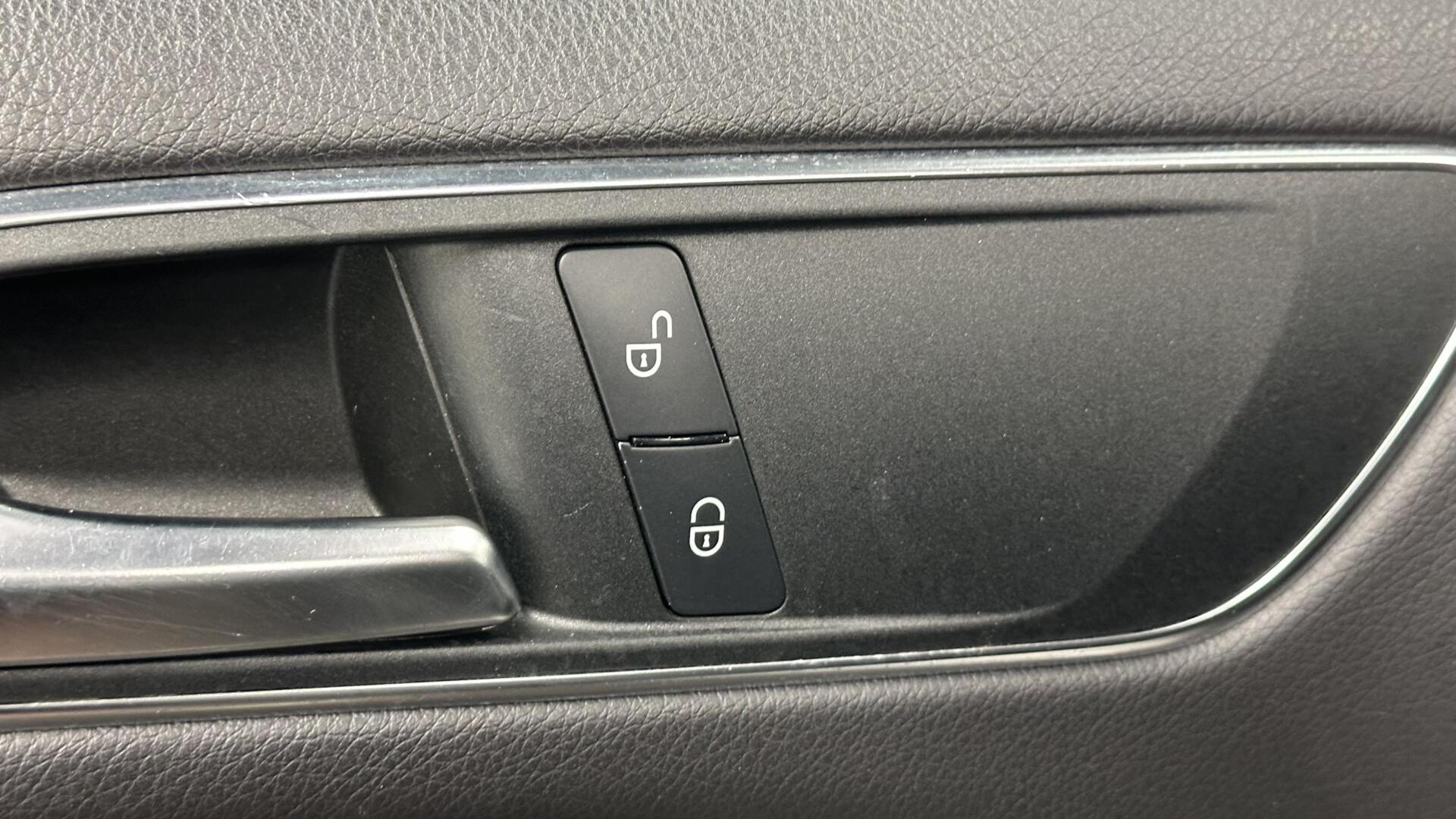 Foto van Mercedes-Benz B 180