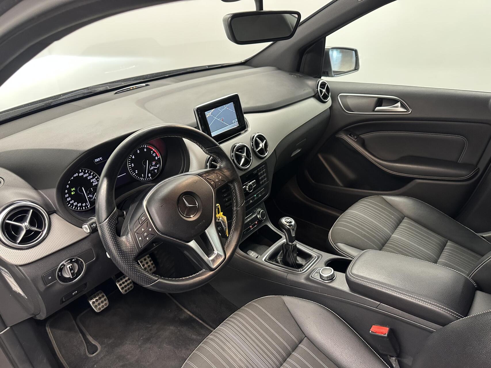 Foto van Mercedes-Benz B 180