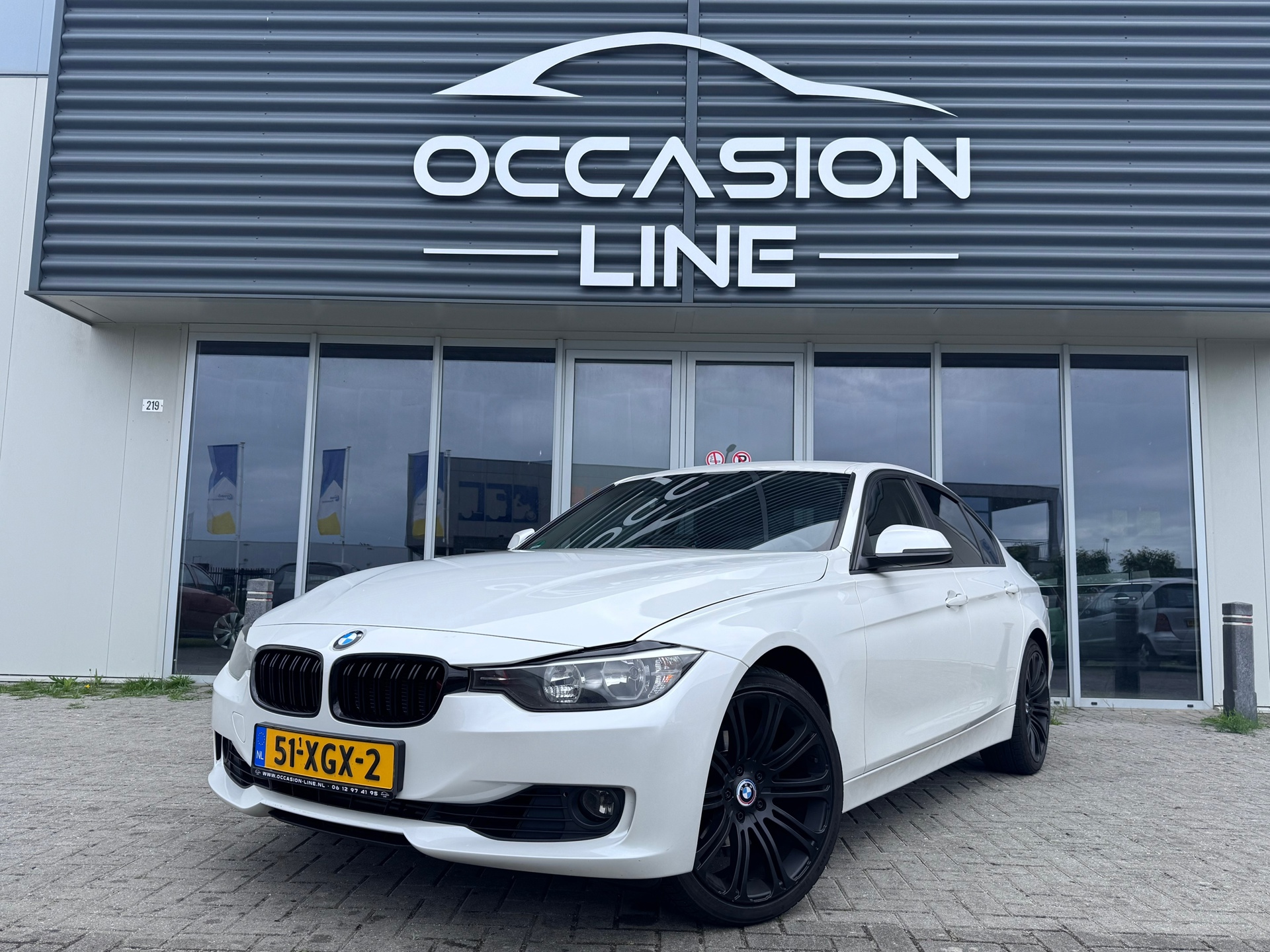 BMW 3er Reihe 320i Executive | Automaat | Camera | Carplay | Leder 2012 - voorkant