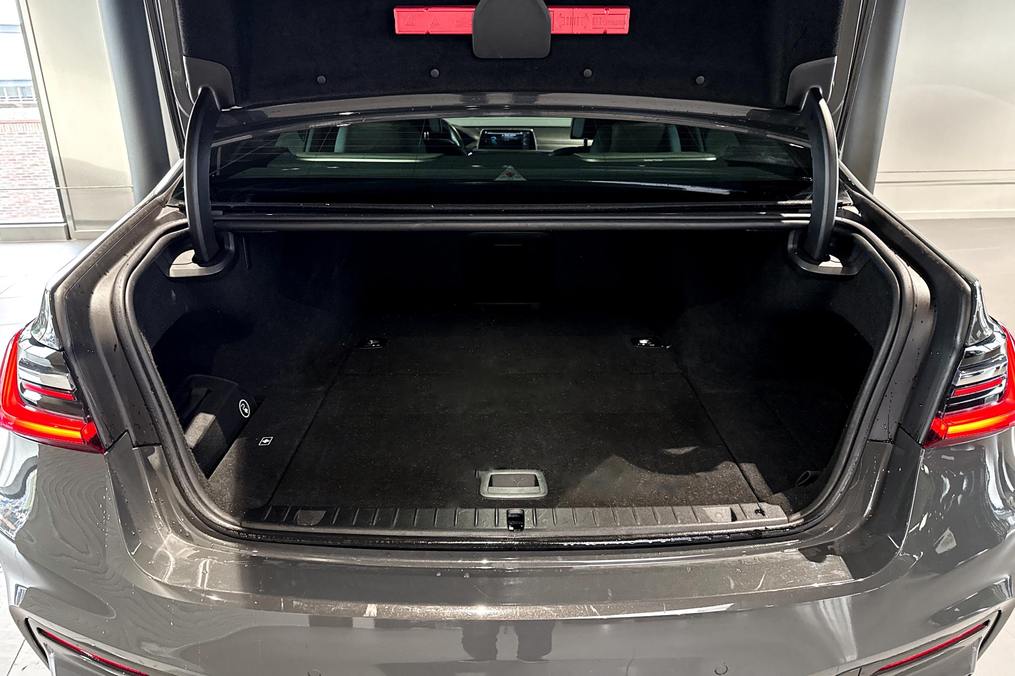 Foto van BMW 745e