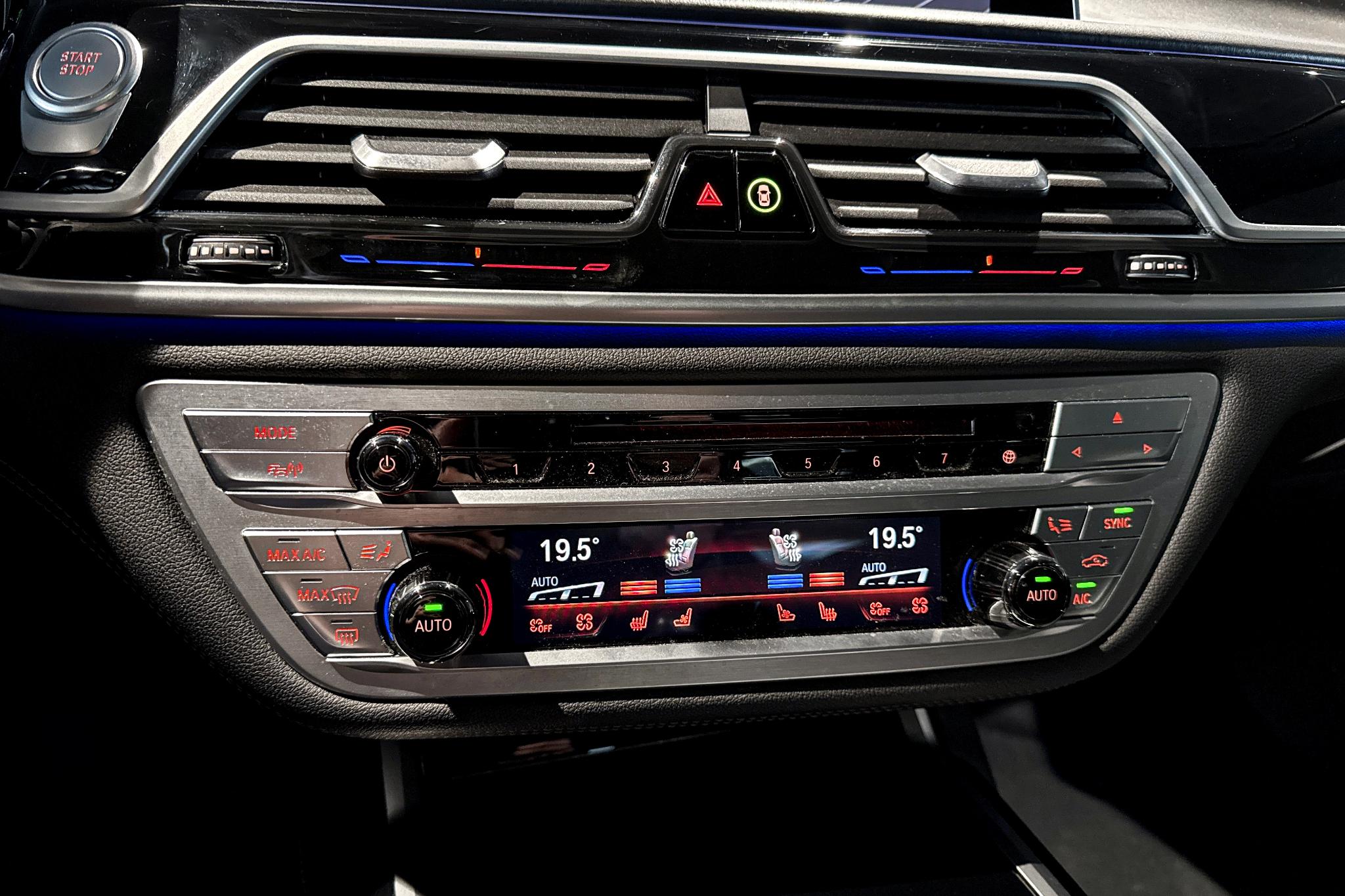 Foto van BMW 745e