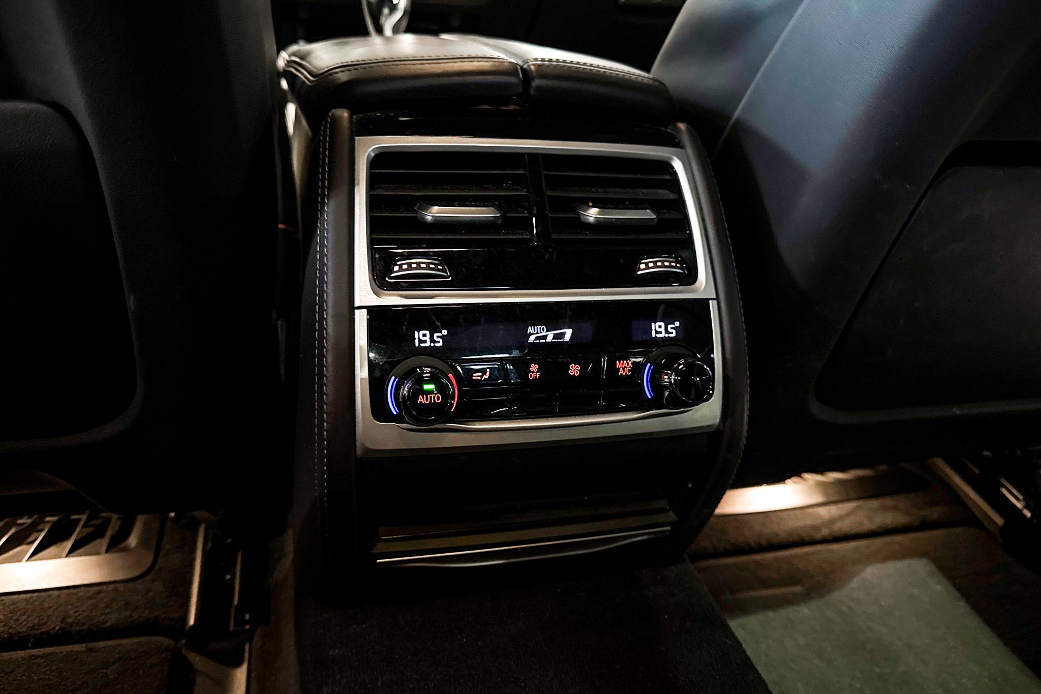 Foto van BMW 745e