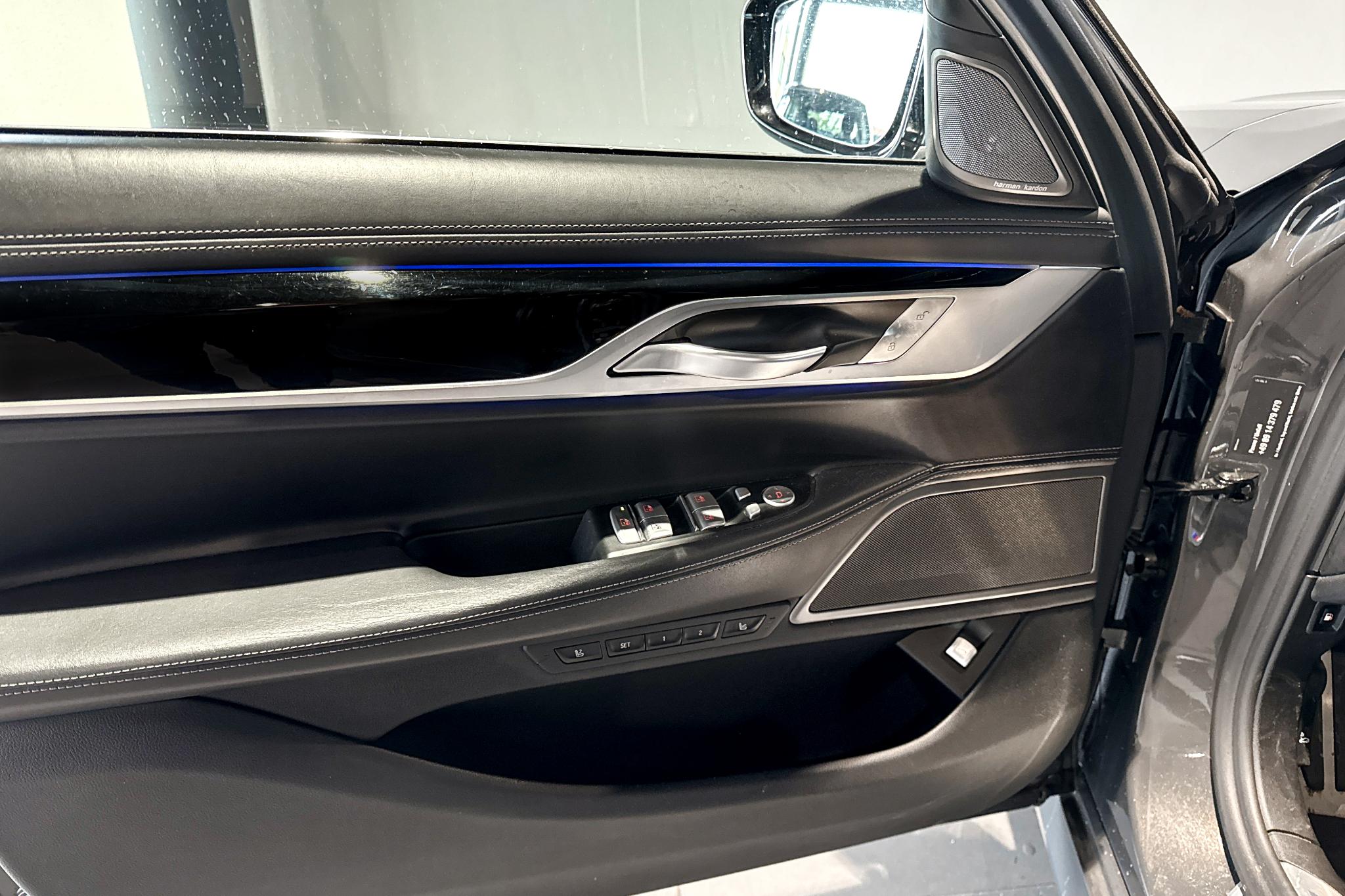 Foto van BMW 745e