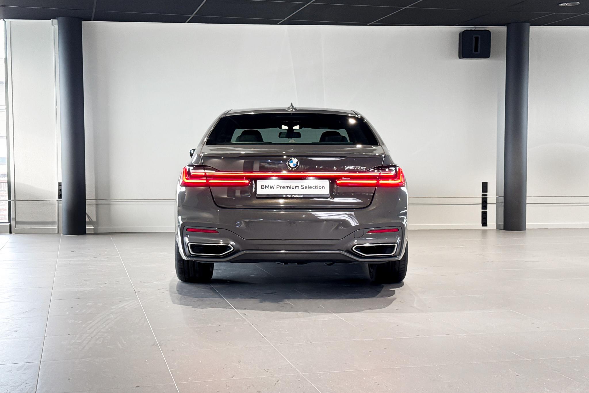 Foto van BMW 745e
