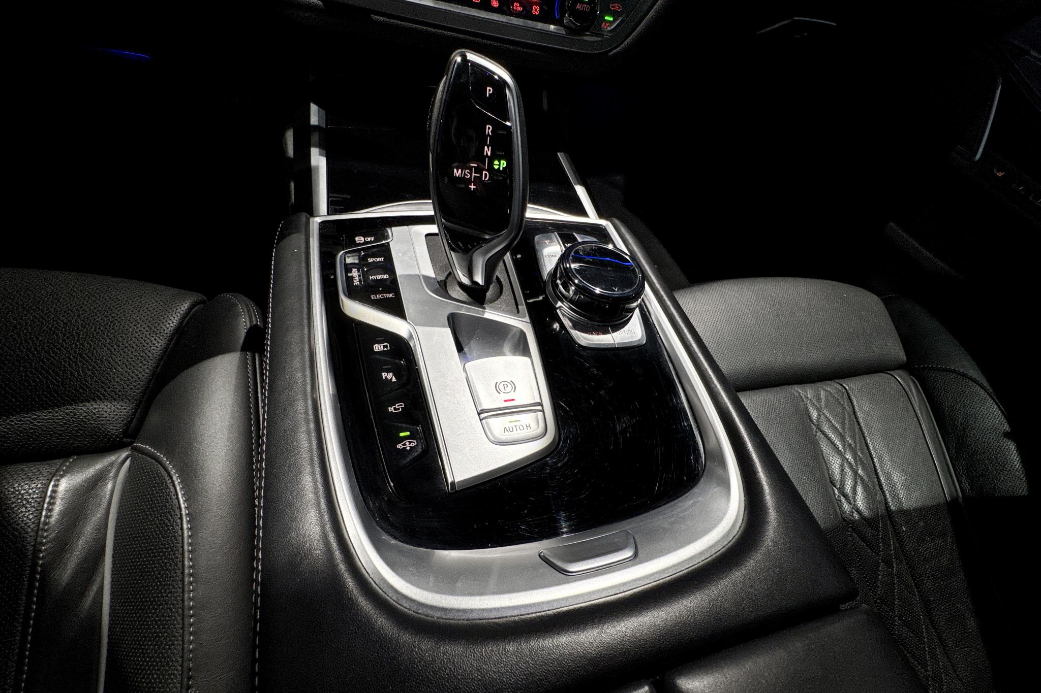 Foto van BMW 745e