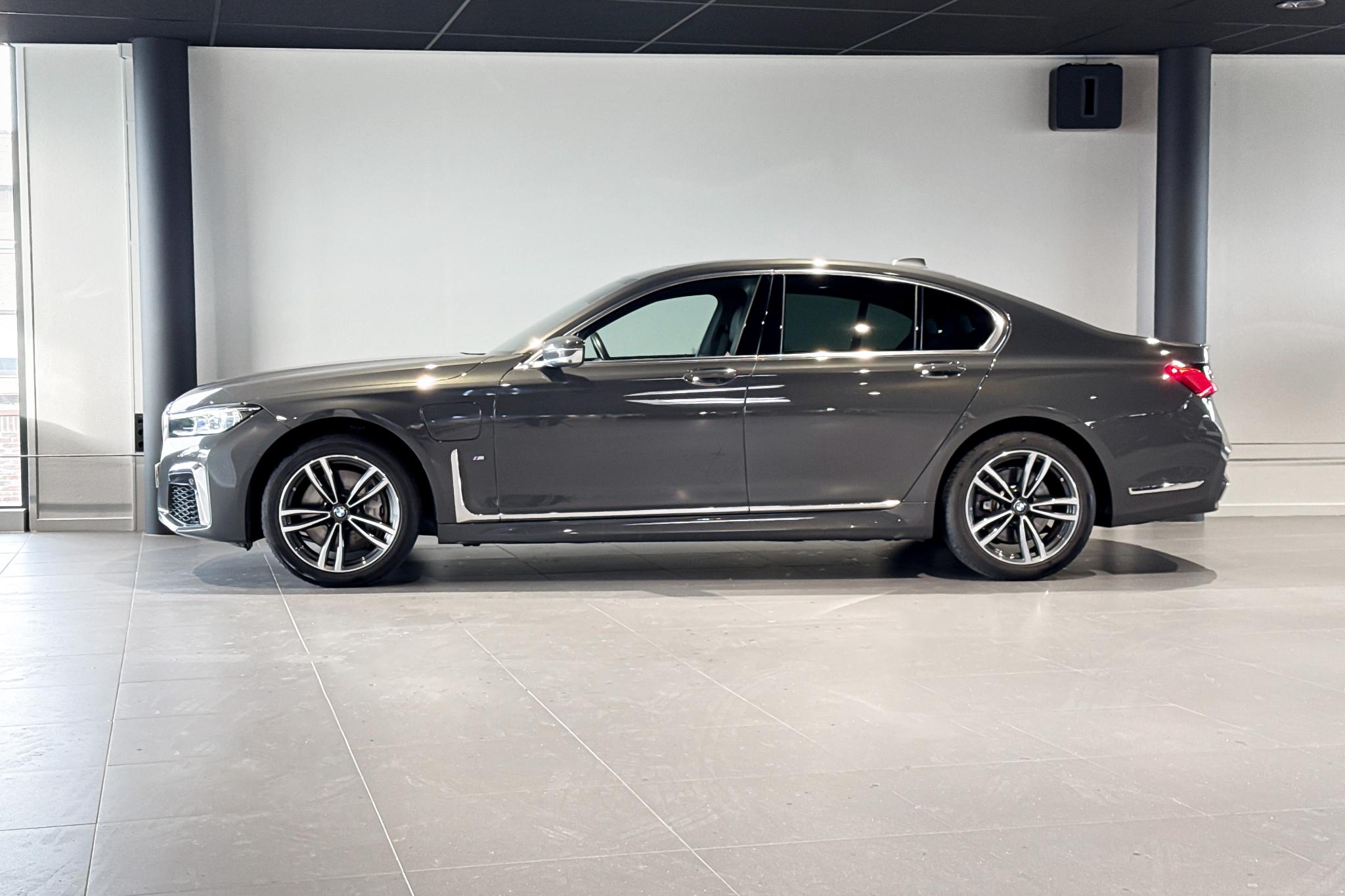 Foto van BMW 745e