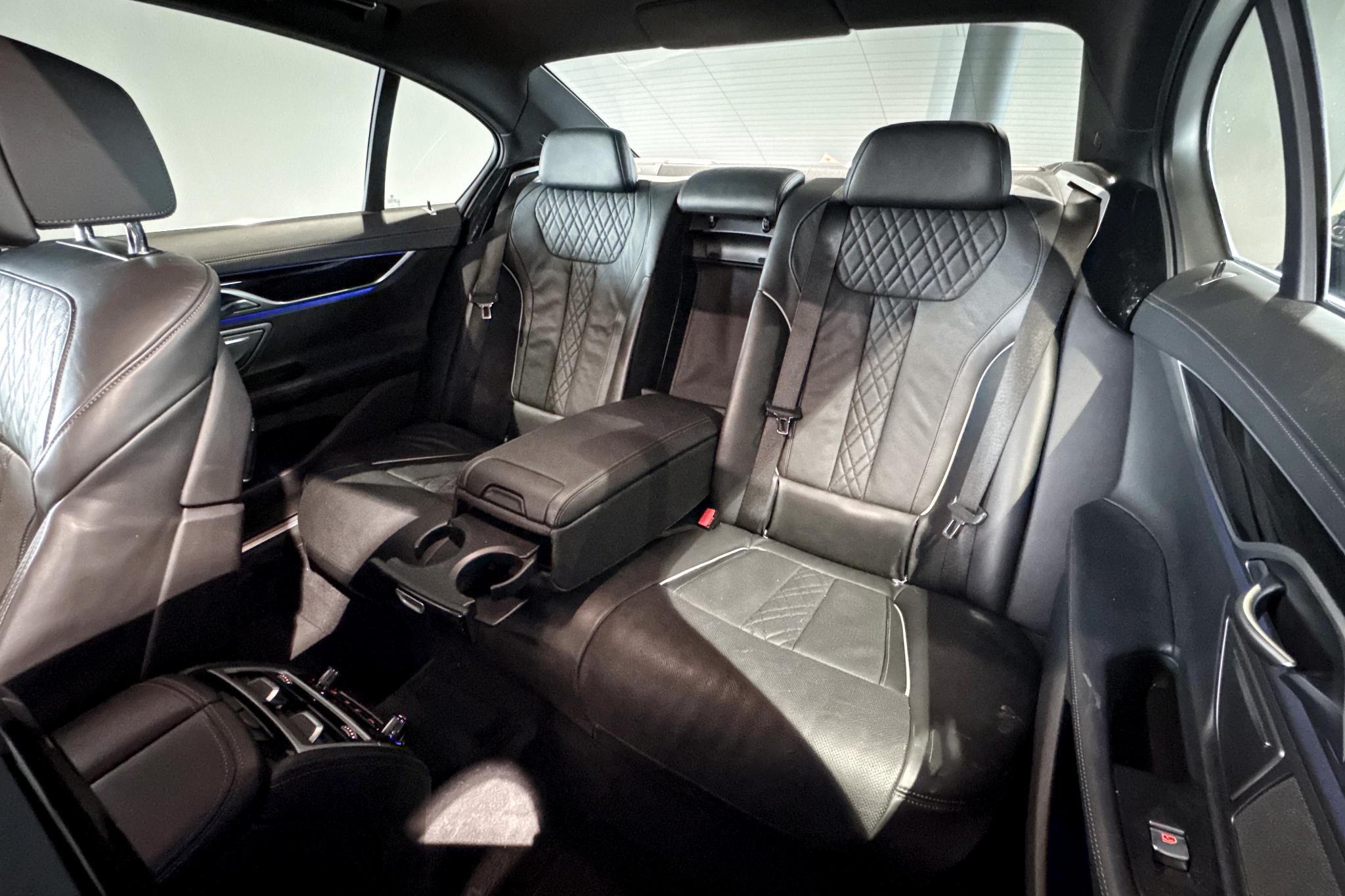Foto van BMW 745e