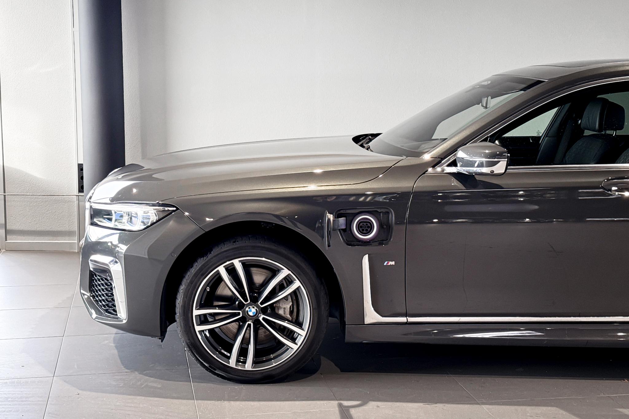 Foto van BMW 745e
