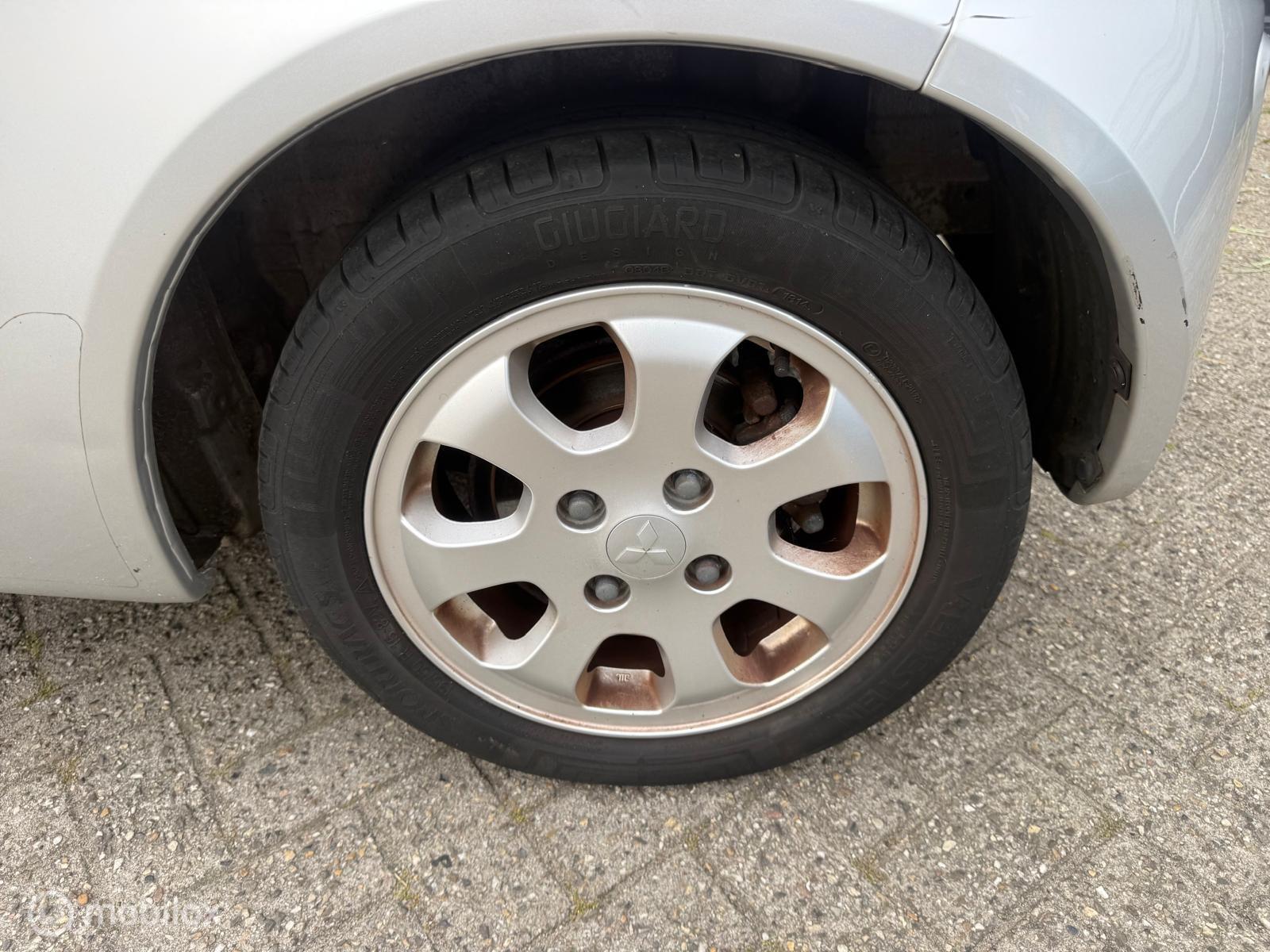 Foto van Mitsubishi Mitsubishi Colt