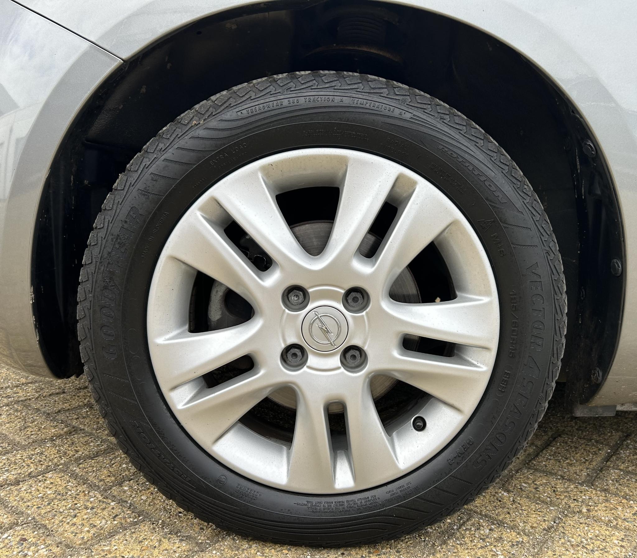 Foto van Opel Agila