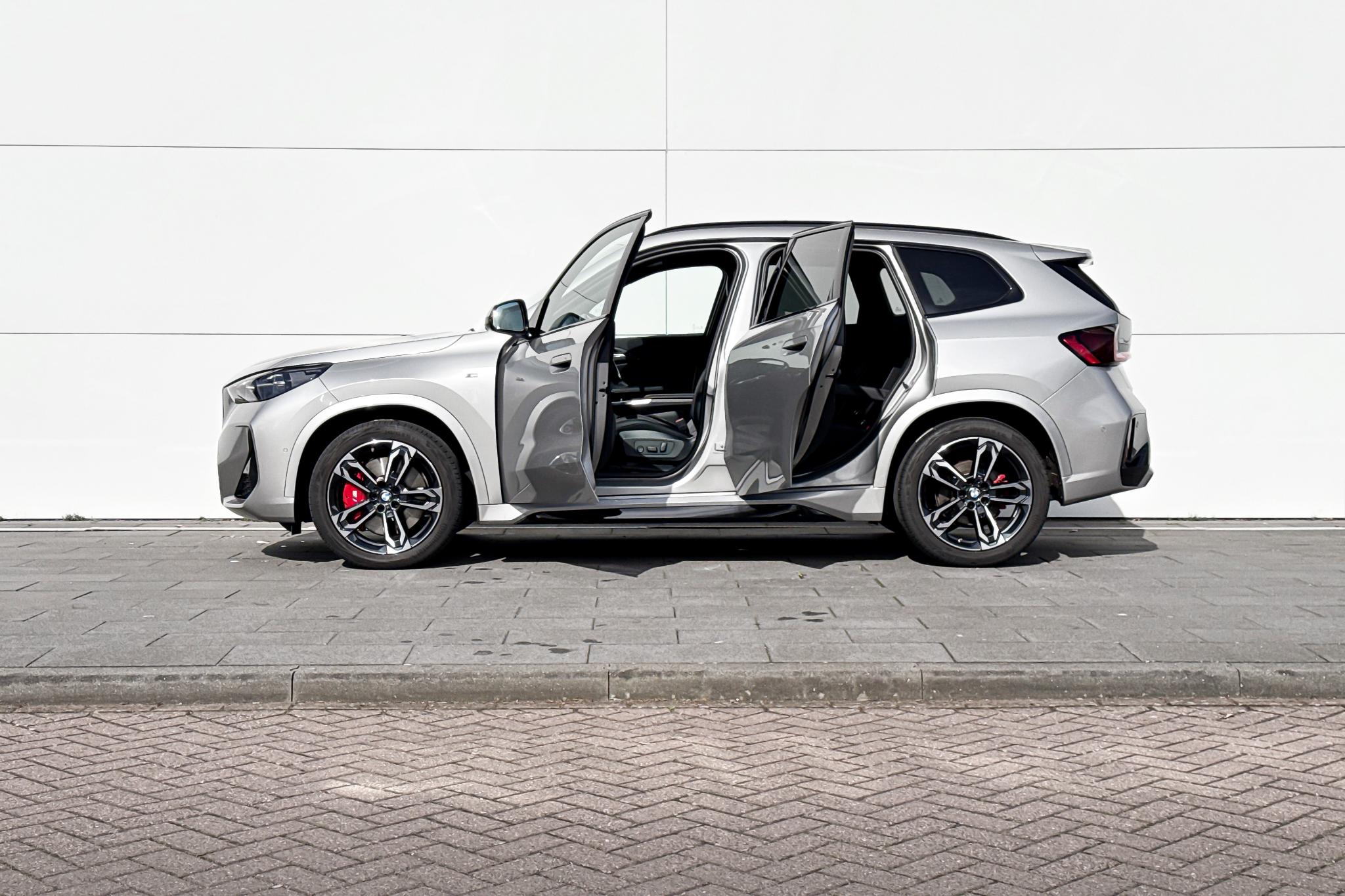 Foto van BMW X1 Xdrive23i
