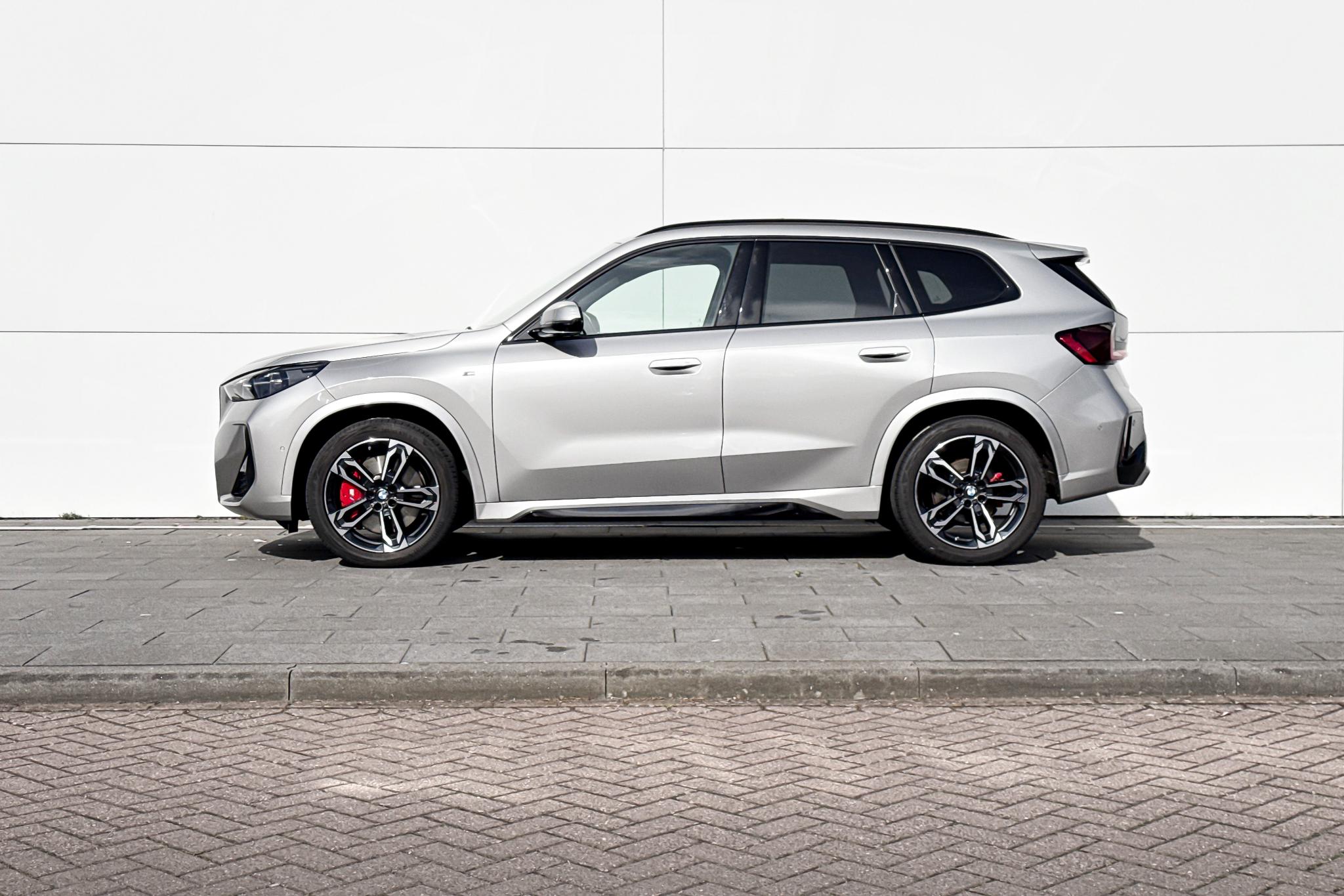 Foto van BMW X1 Xdrive23i