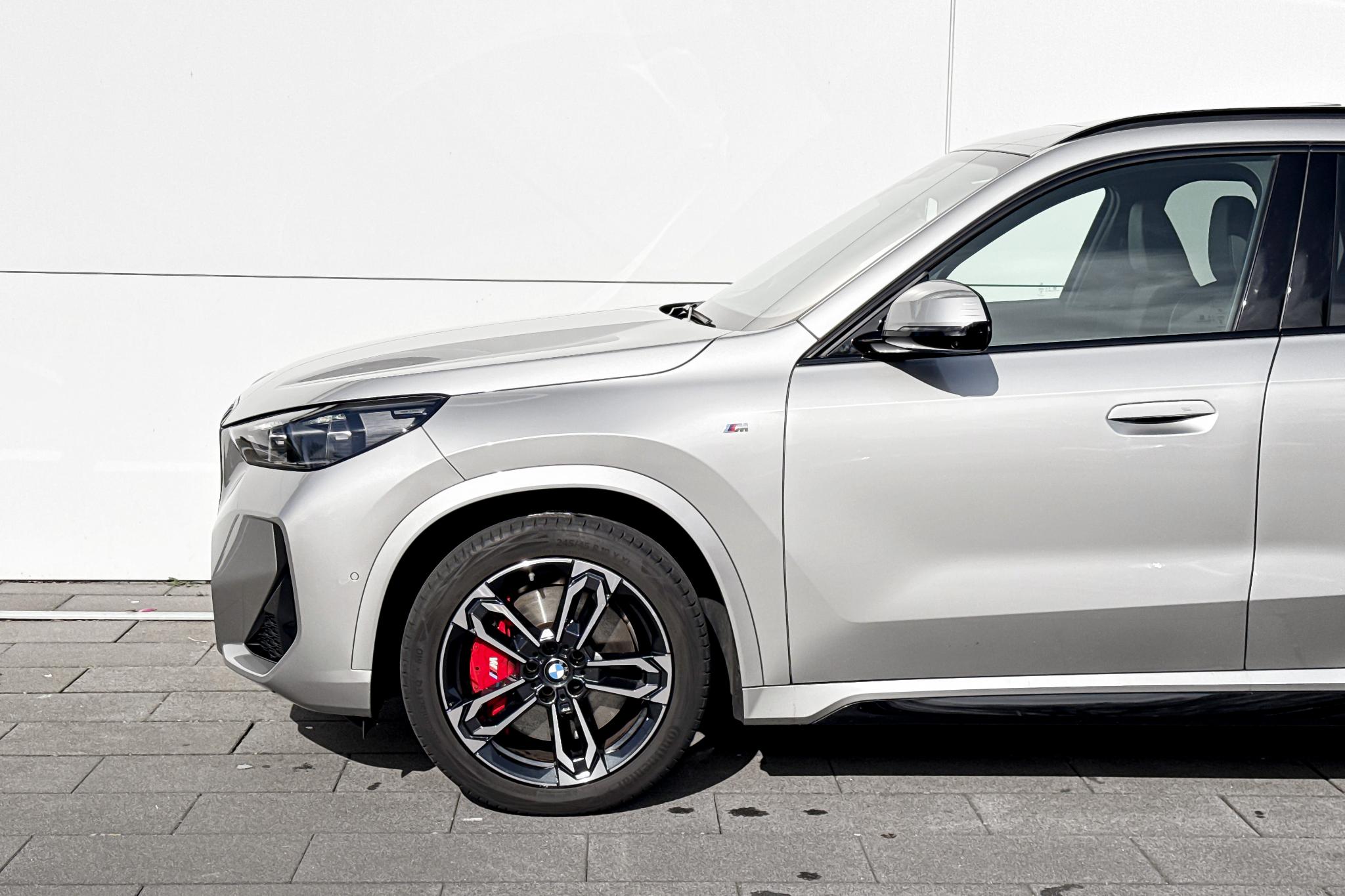 Foto van BMW X1 Xdrive23i