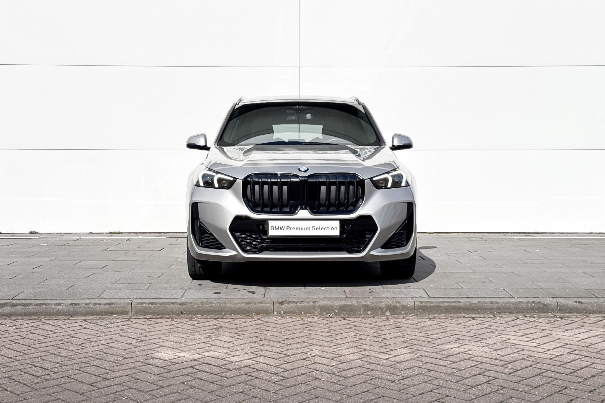 Foto van BMW X1 Xdrive23i