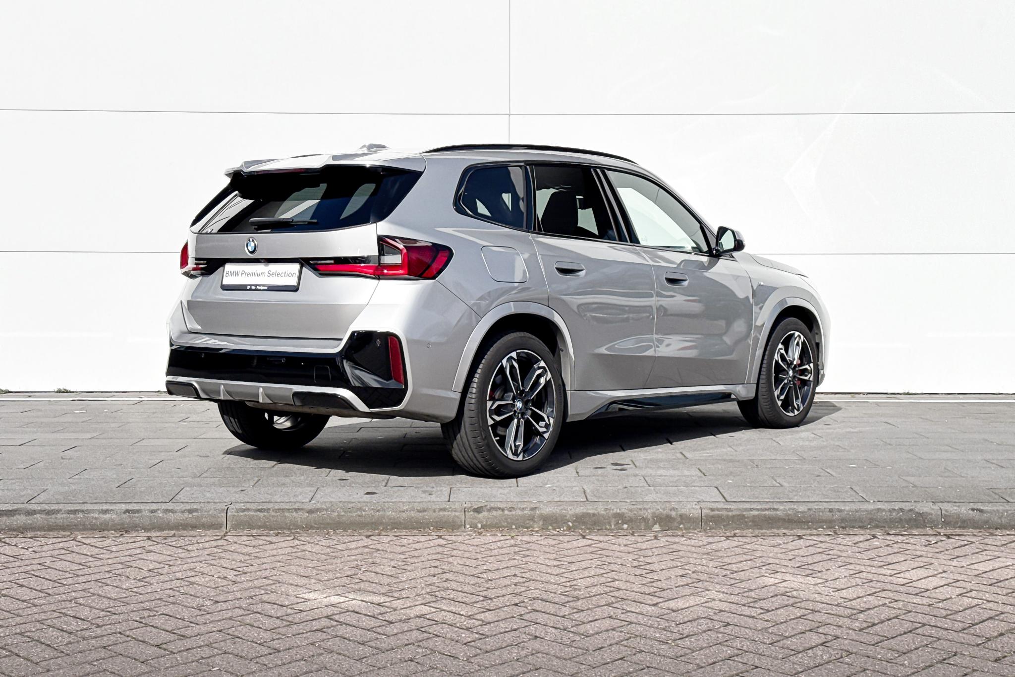 Foto van BMW X1 Xdrive23i