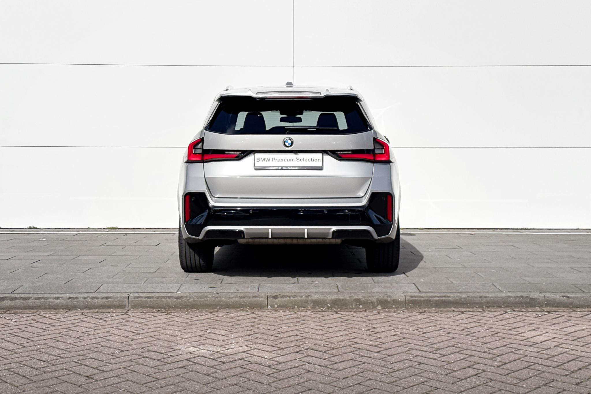 Foto van BMW X1 Xdrive23i