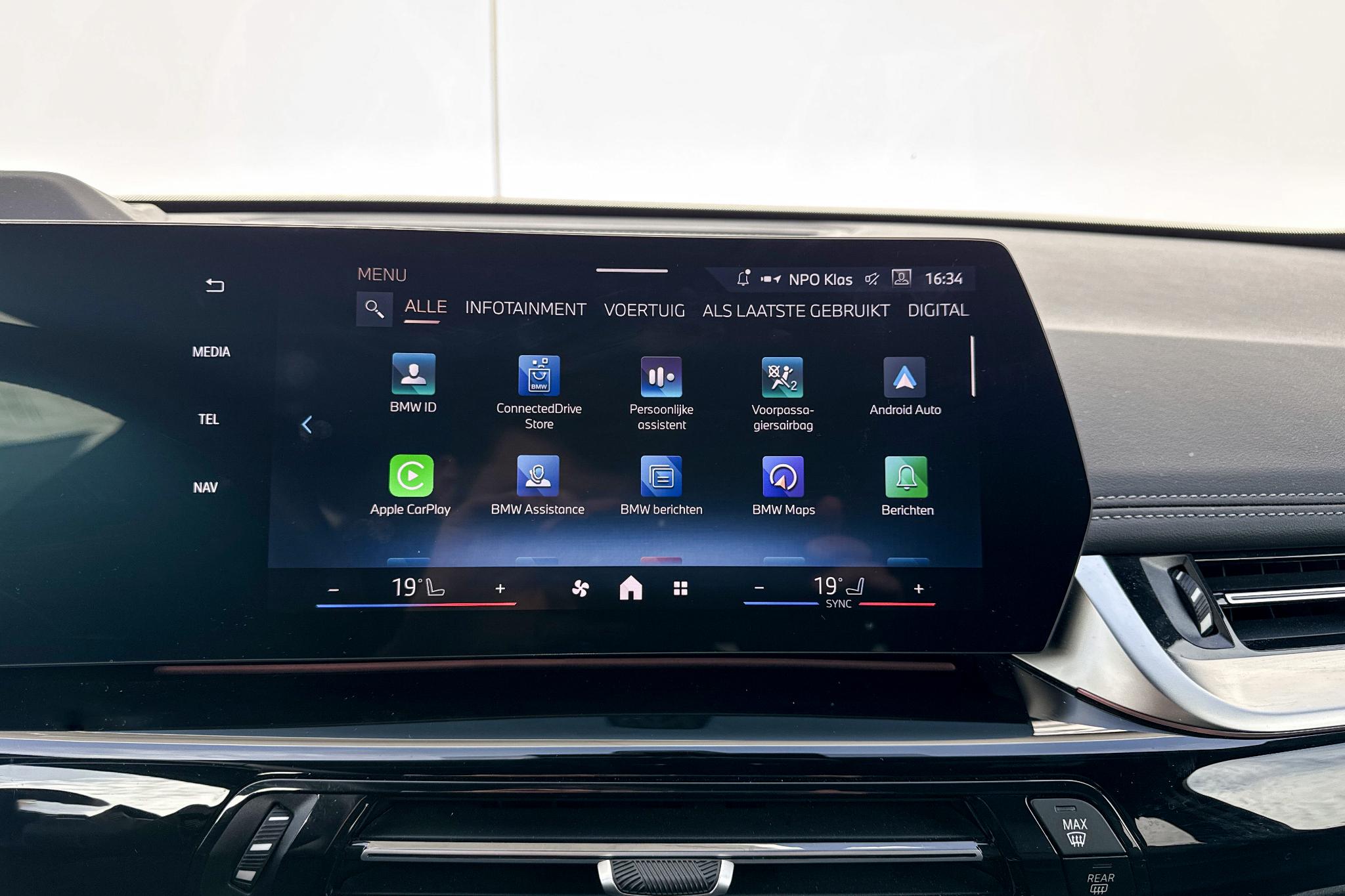 Foto van BMW X1 Xdrive23i