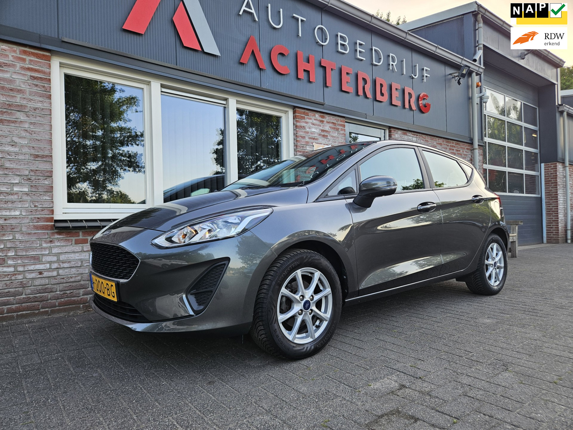 Ford Fiesta 1.1 Trend Trekhaak! PDC! Navigatie! Nette Auto! Dealer Onderhouden! NAP! 2020 - voorkant