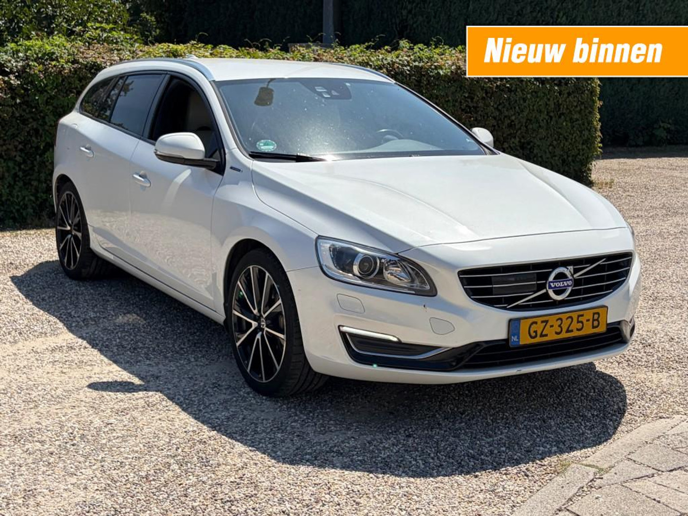 Volvo V60 Twin Engine 2.4 D5 Twin Engine Hybrid Leder Navi Xenon 2015 - voorkant