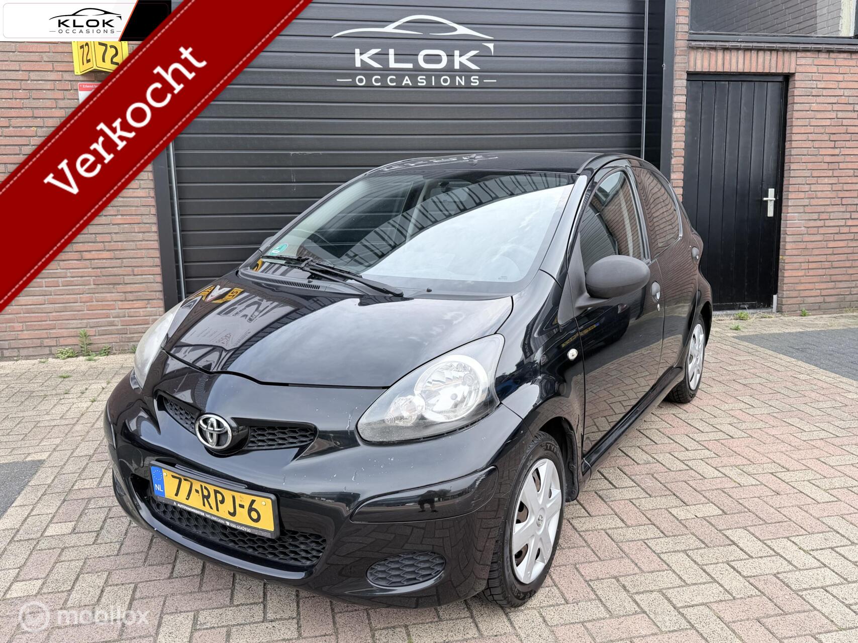 Toyota Toyota Aygo 1.0-12V Now NAP Airco Navi Carplay 2011 - voorkant