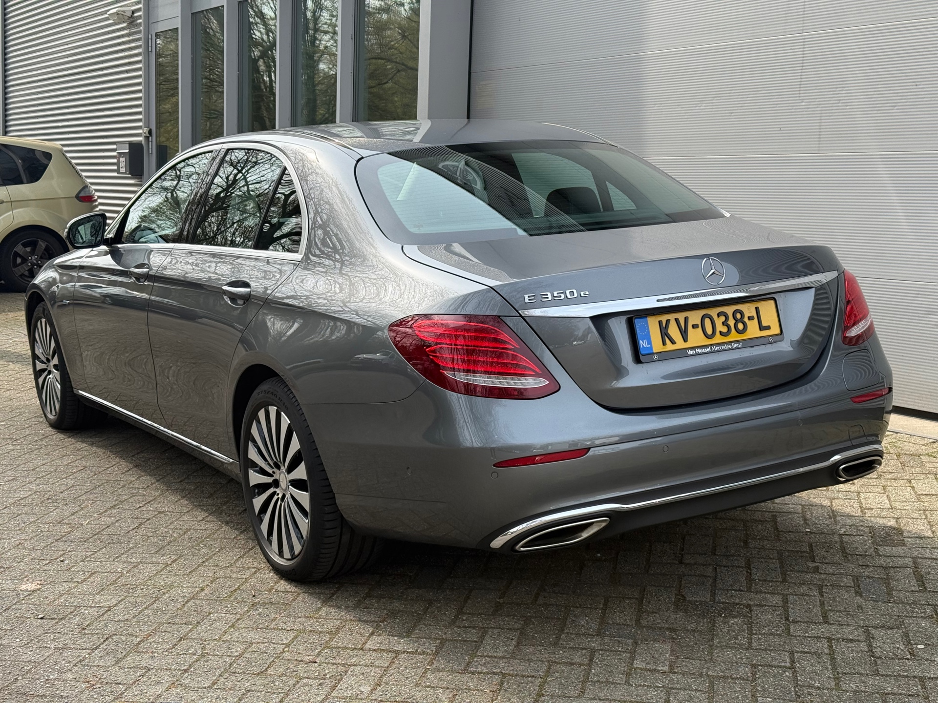 Foto van Mercedes-Benz E 350 E