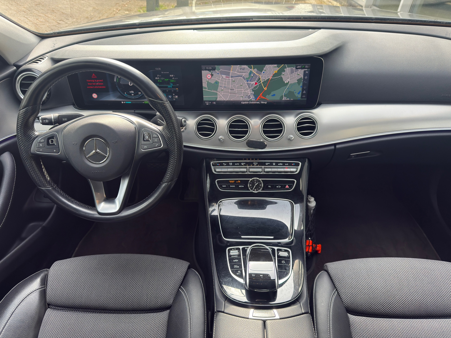 Foto van Mercedes-Benz E 350 E