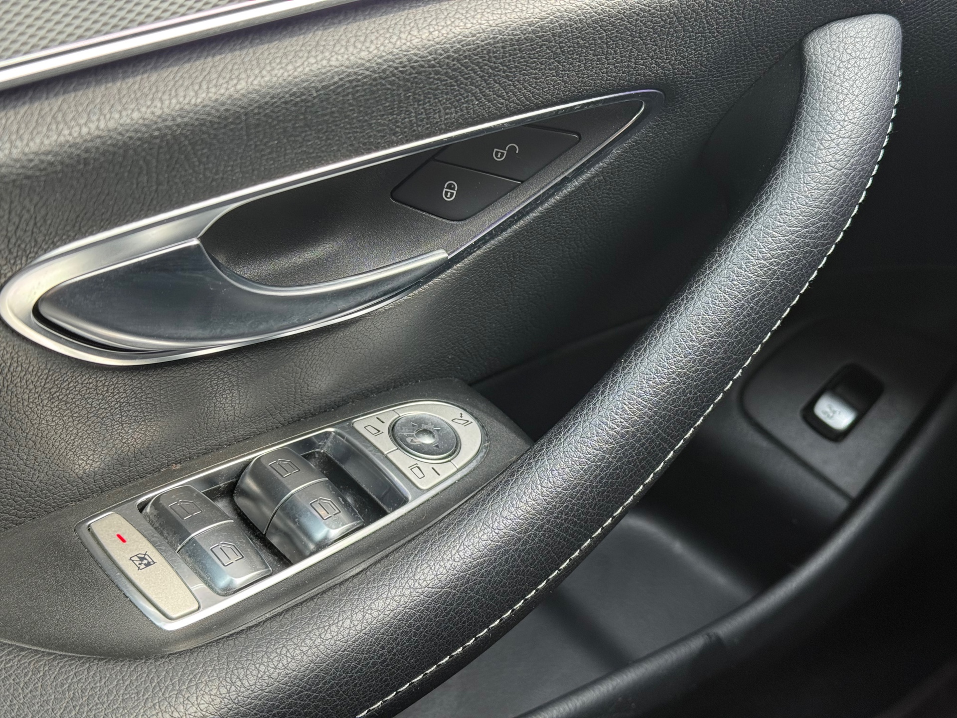 Foto van Mercedes-Benz E 350 E