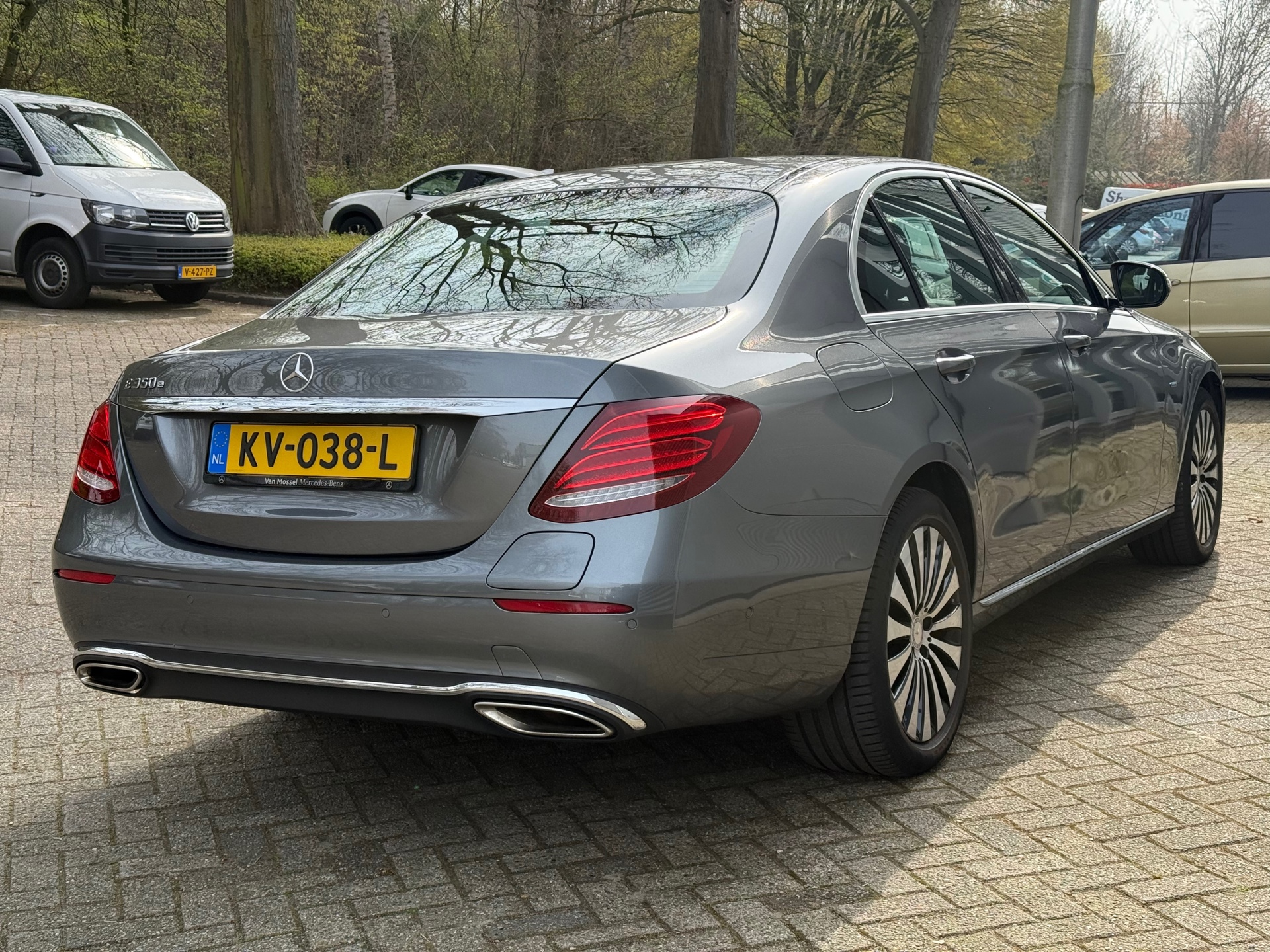 Foto van Mercedes-Benz E 350 E