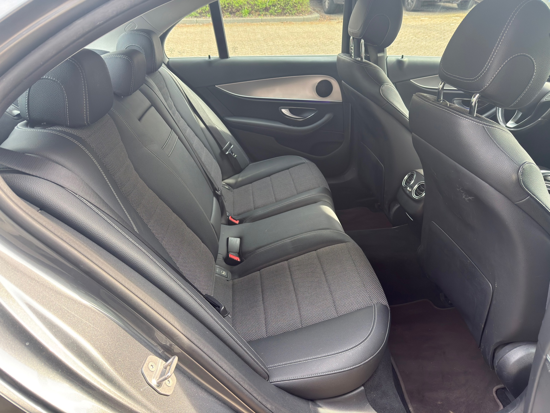 Foto van Mercedes-Benz E 350 E