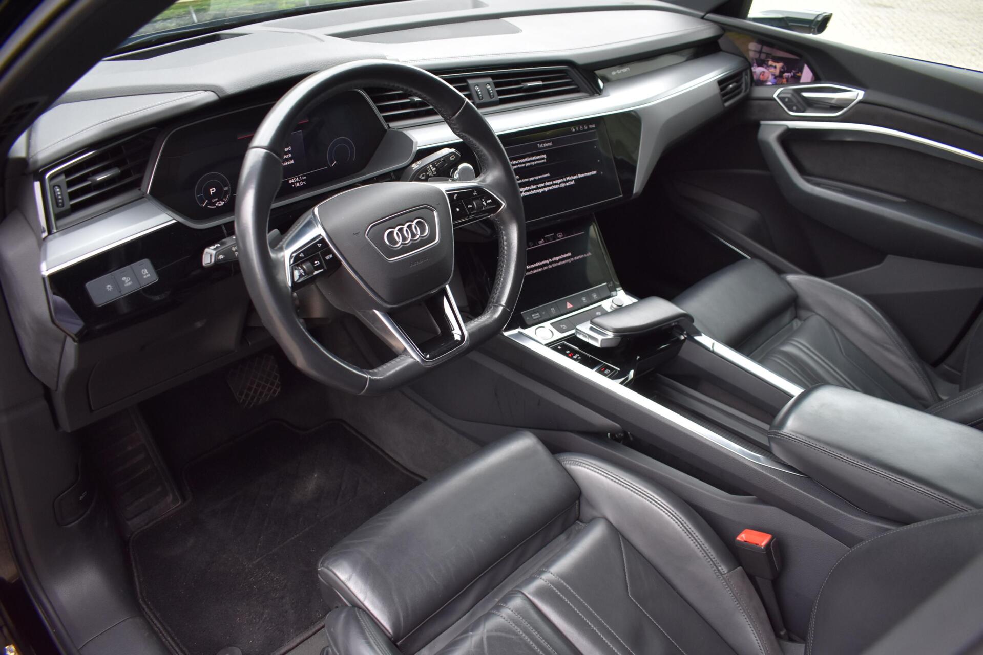 Foto van Audi E-tron