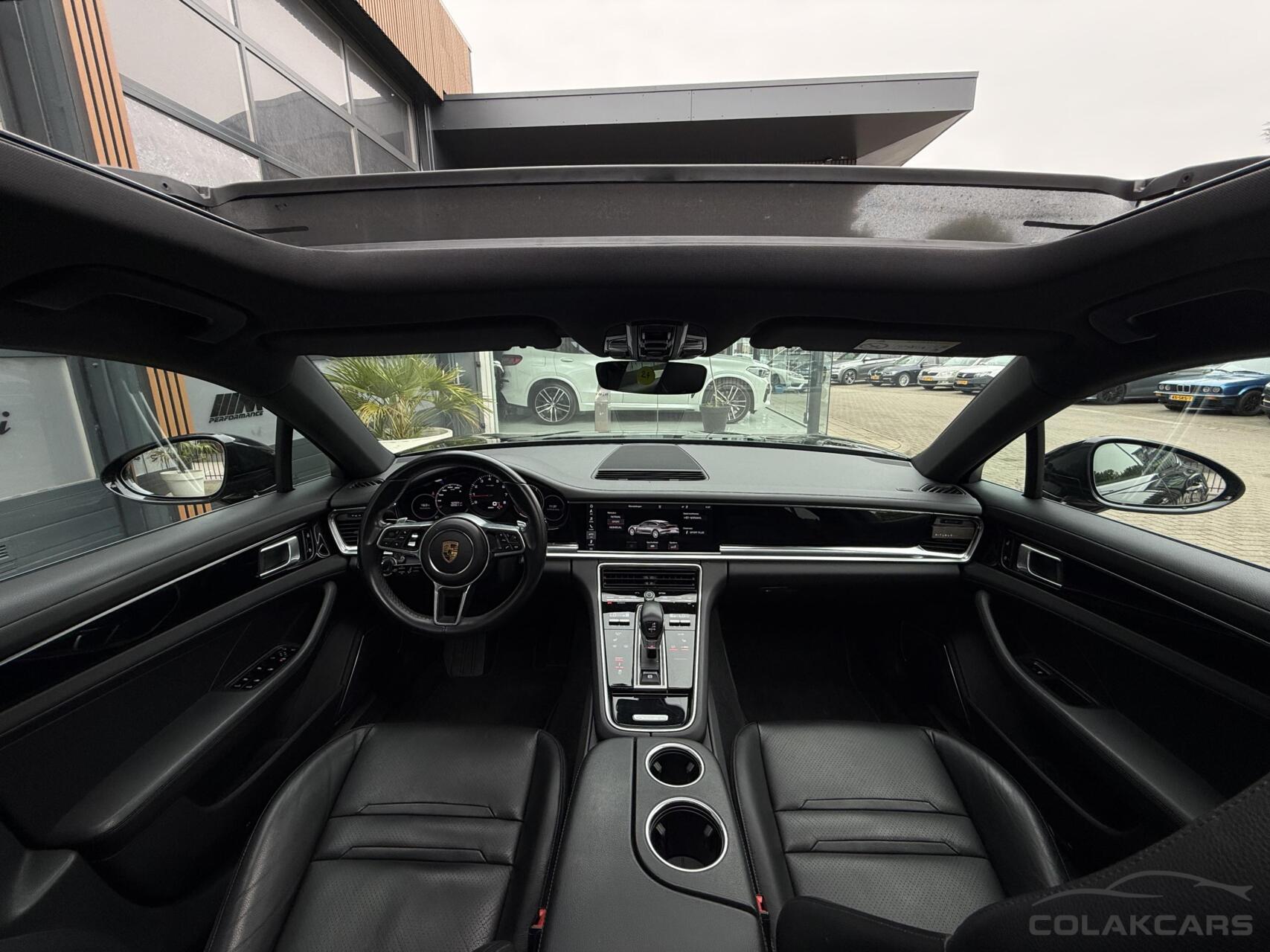 Foto van Porsche Panamera 4