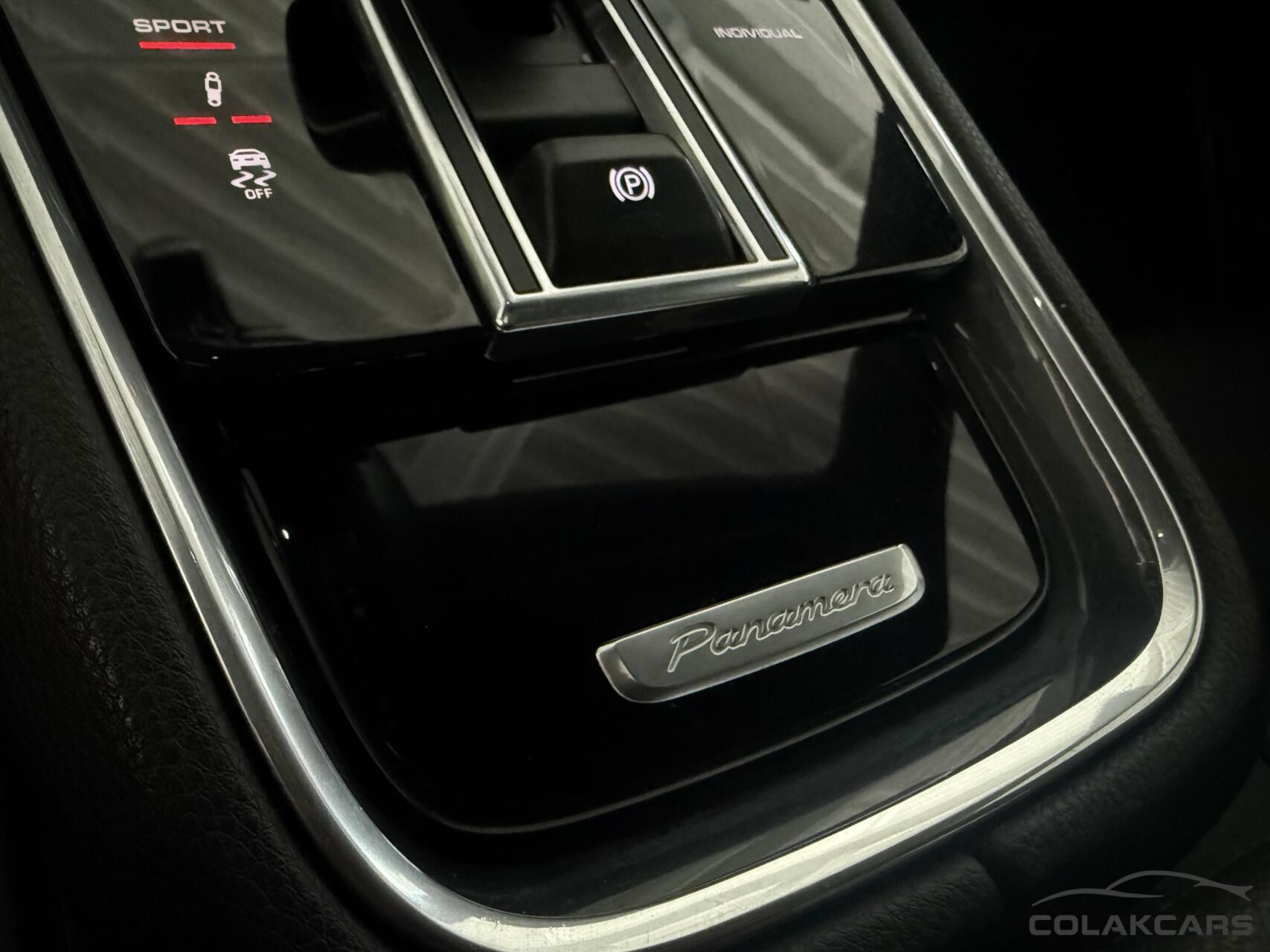 Foto van Porsche Panamera 4