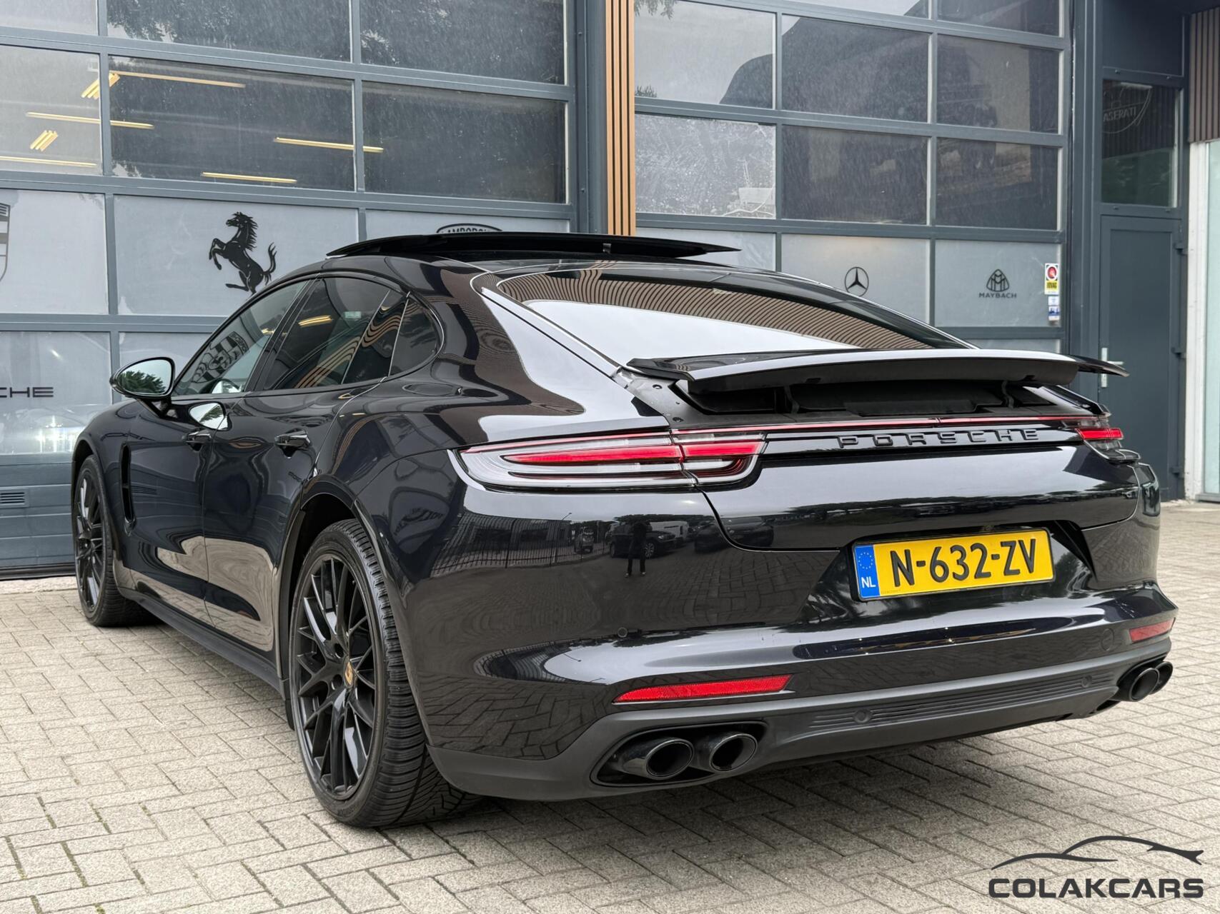 Foto van Porsche Panamera 4
