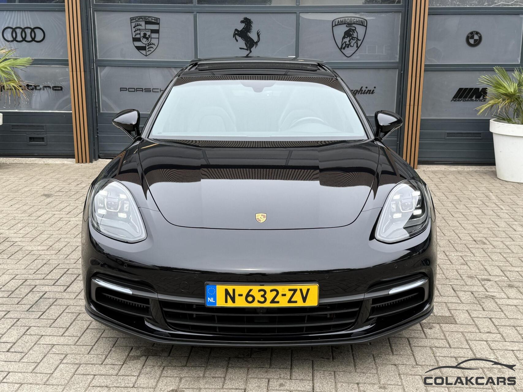 Foto van Porsche Panamera 4
