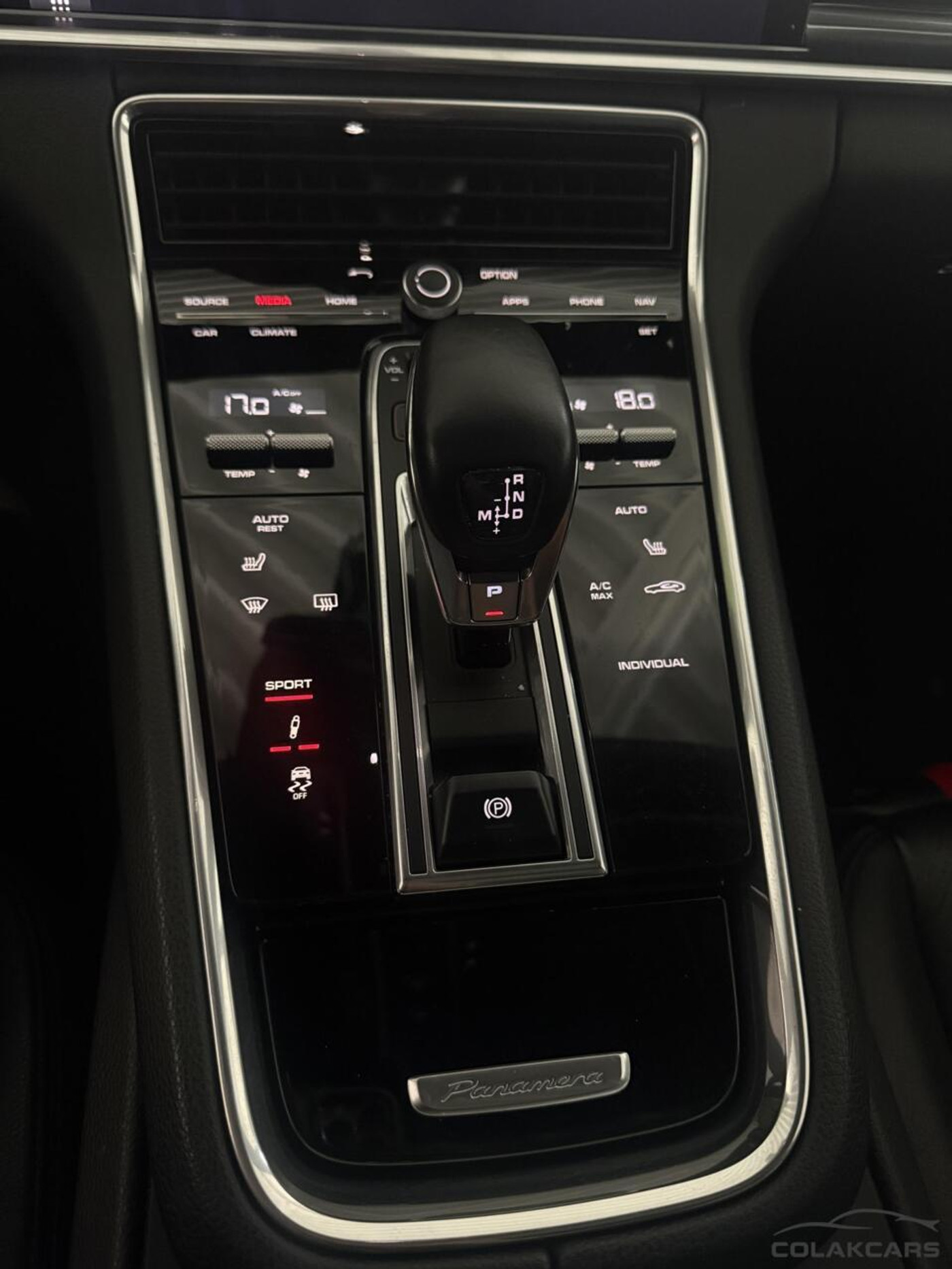 Foto van Porsche Panamera 4