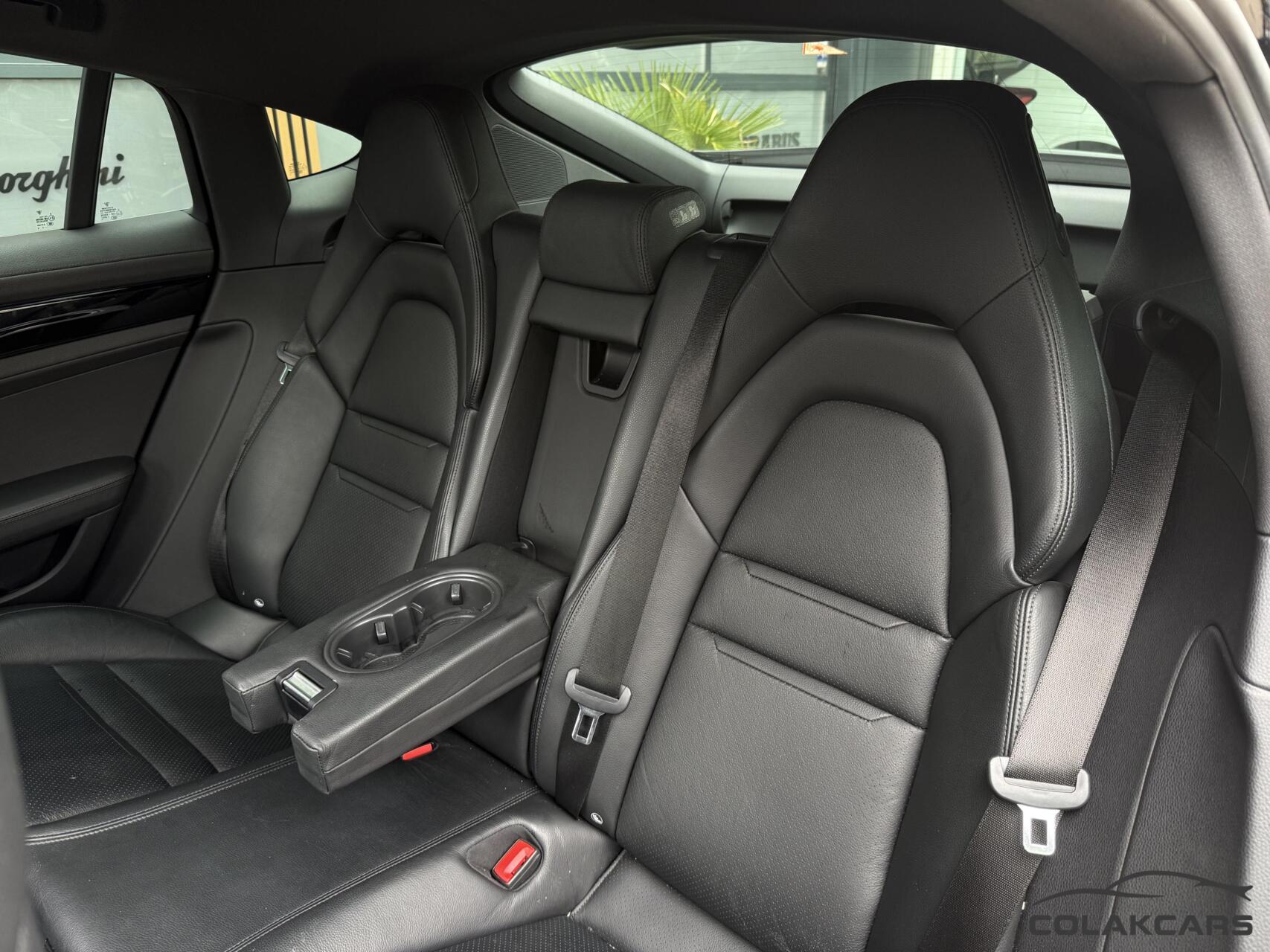 Foto van Porsche Panamera 4