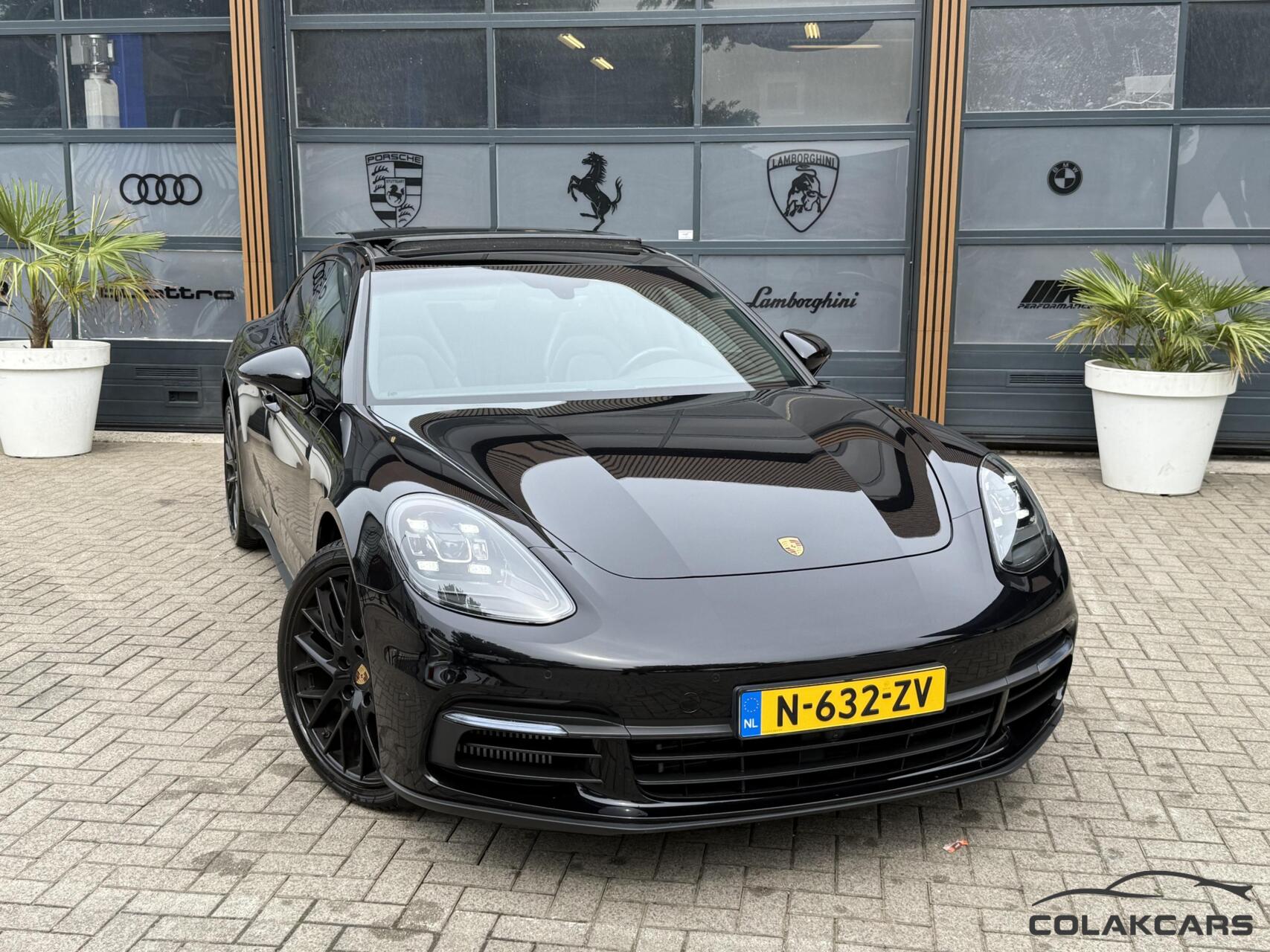 Foto van Porsche Panamera 4