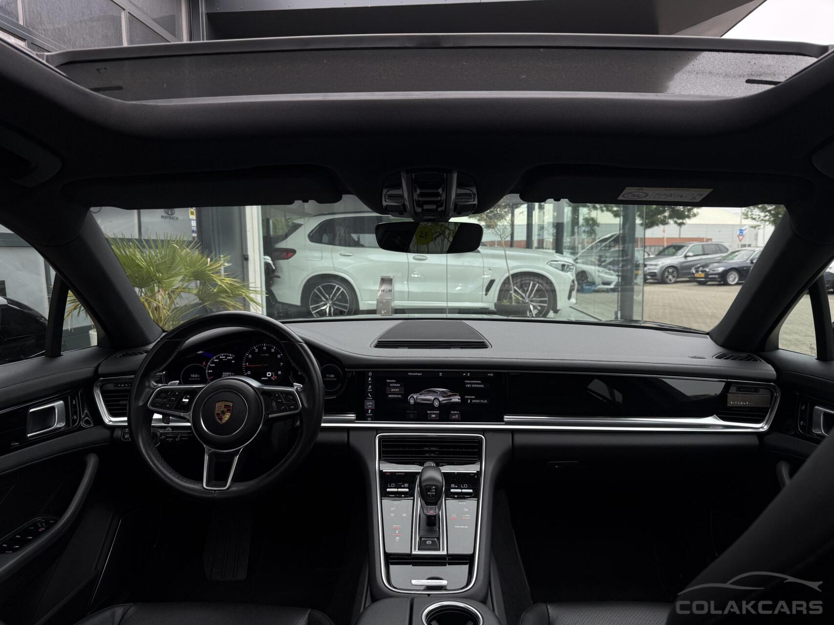 Foto van Porsche Panamera 4