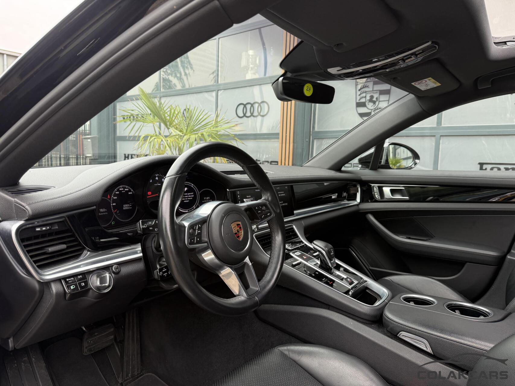 Foto van Porsche Panamera 4