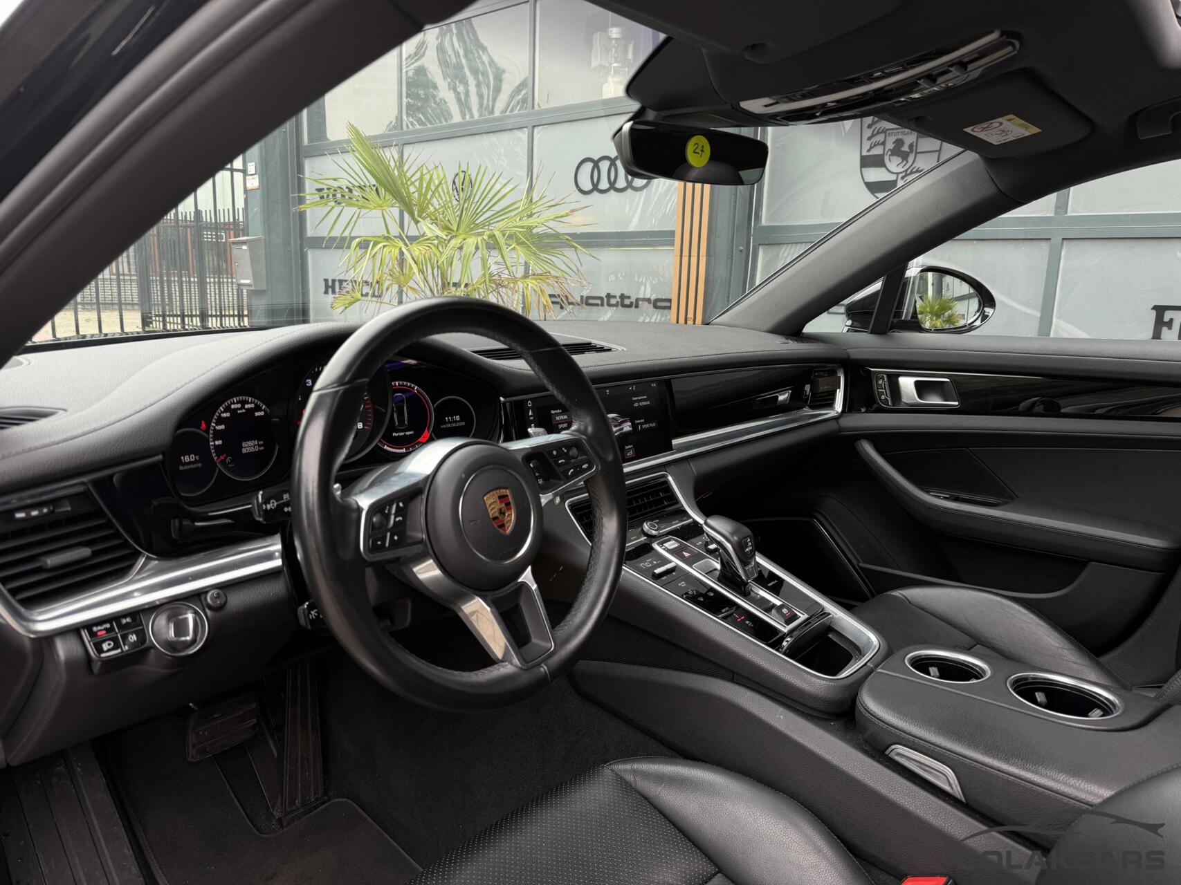 Foto van Porsche Panamera 4