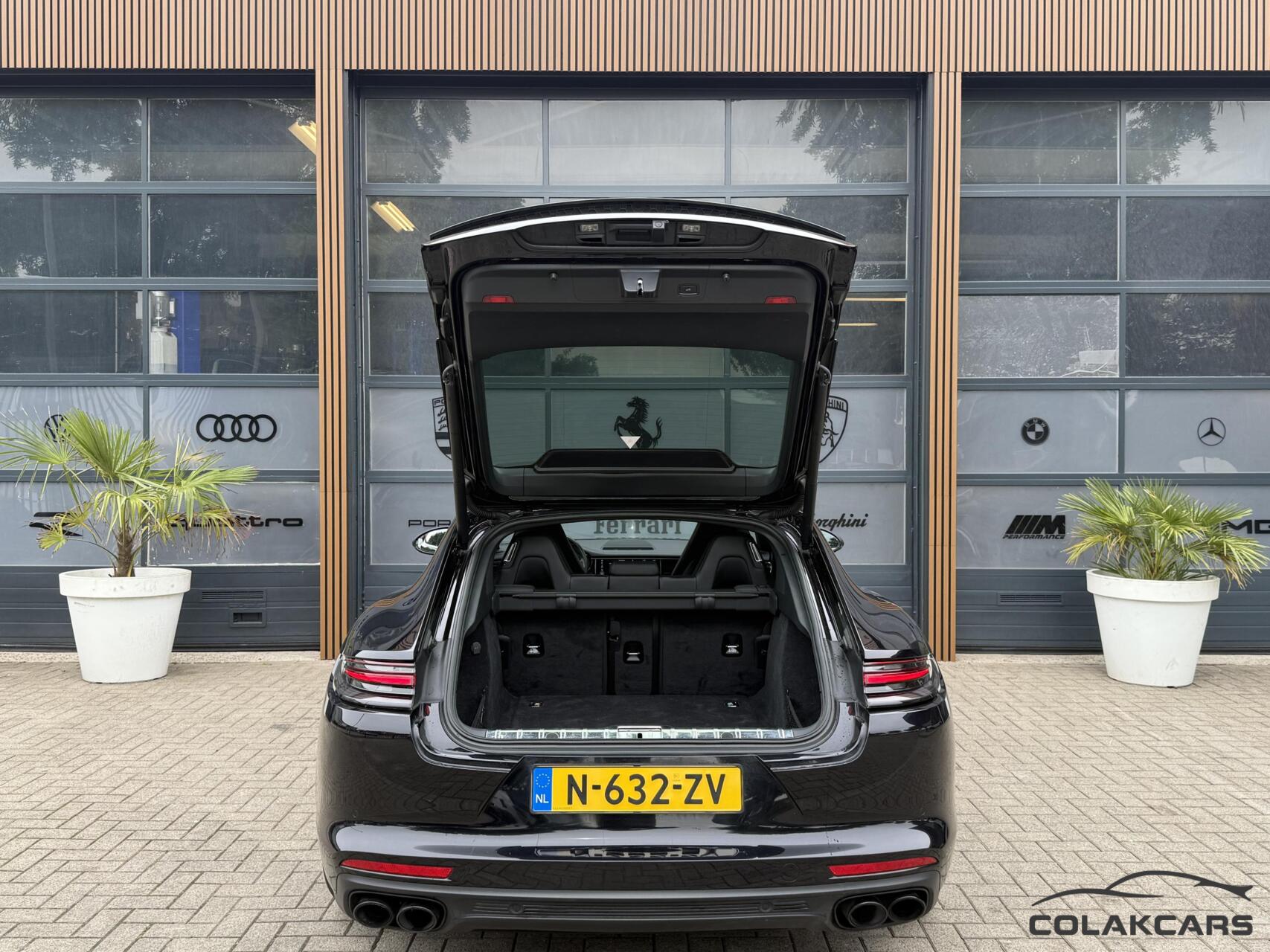 Foto van Porsche Panamera 4