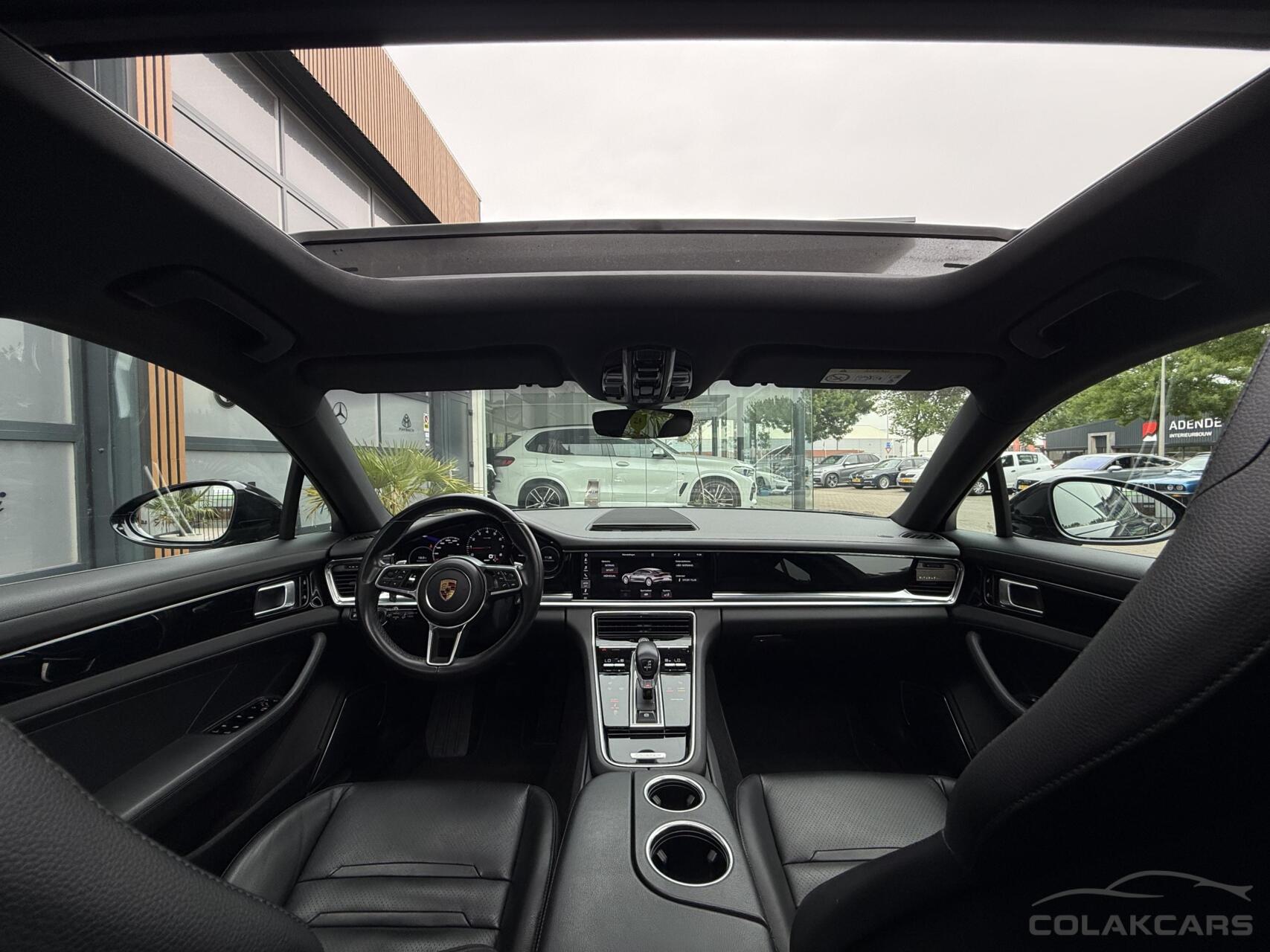 Foto van Porsche Panamera 4
